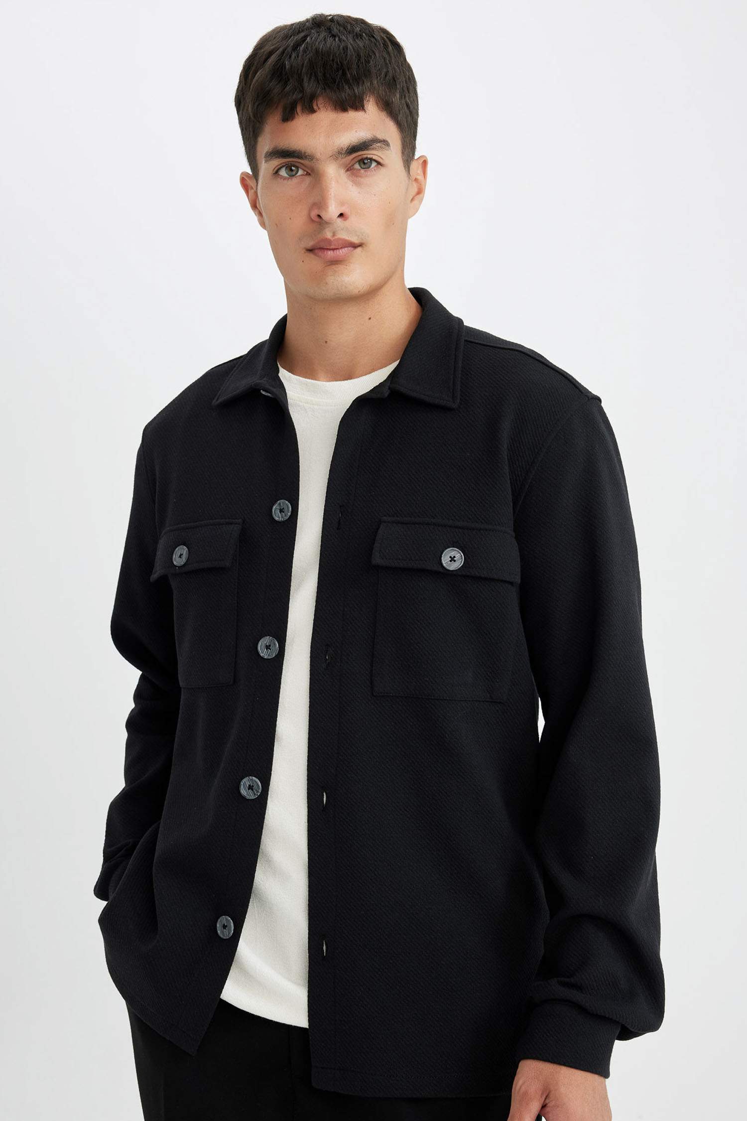 قميص بولو قصة عادية بجيب مزدوج