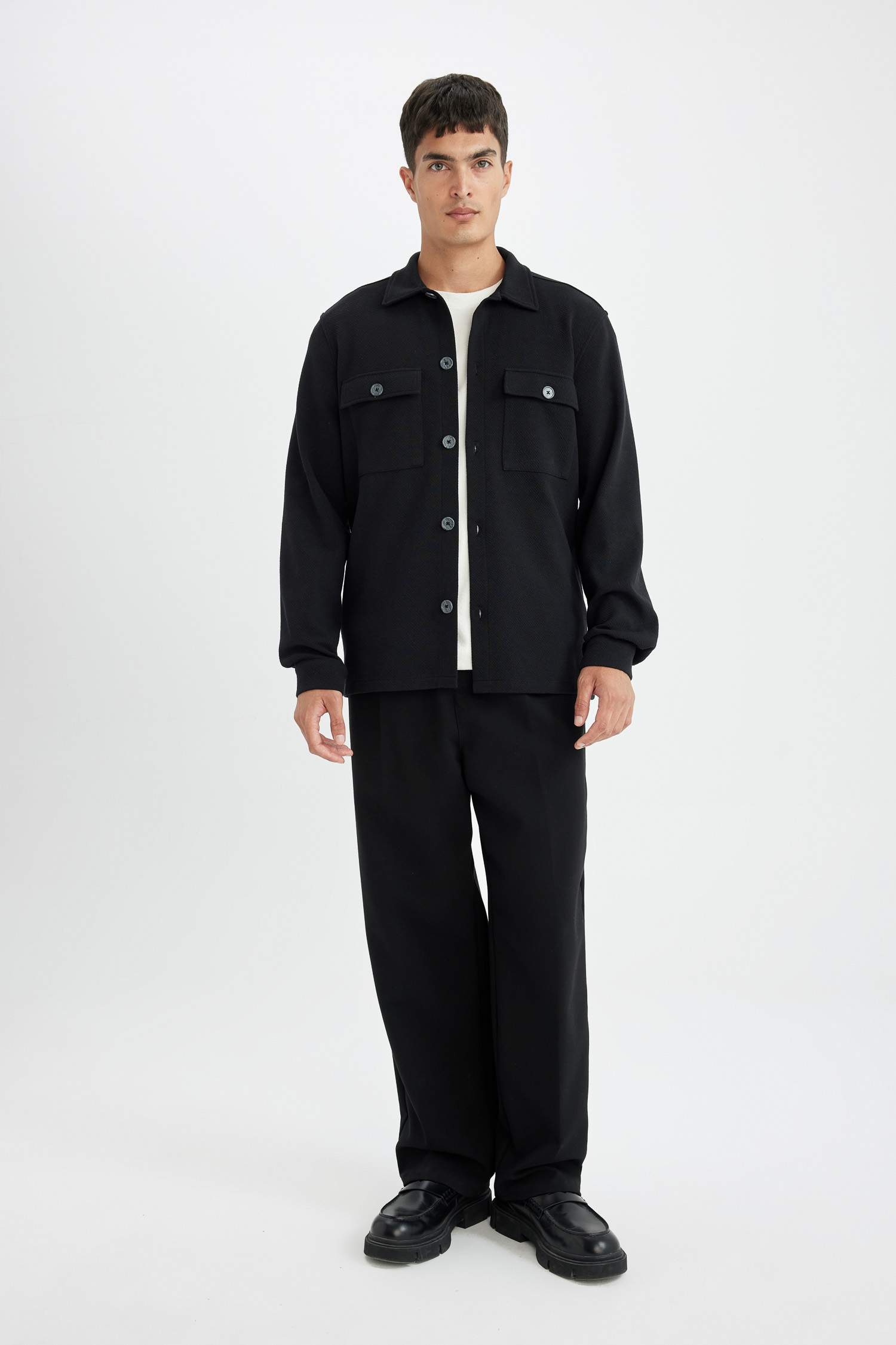 قميص بولو قصة عادية بجيب مزدوج