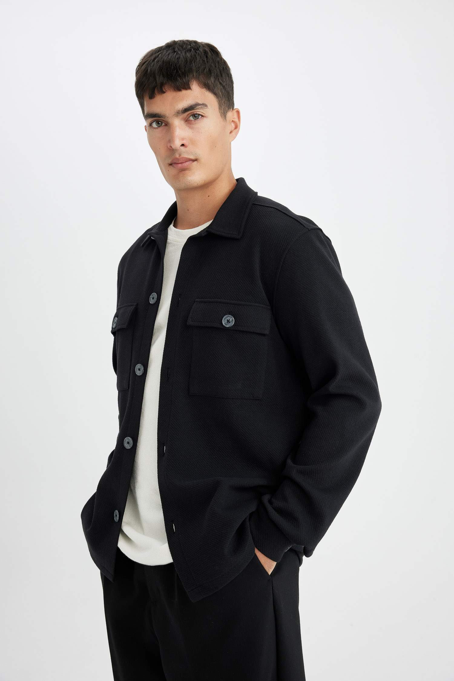 قميص بولو قصة عادية بجيب مزدوج