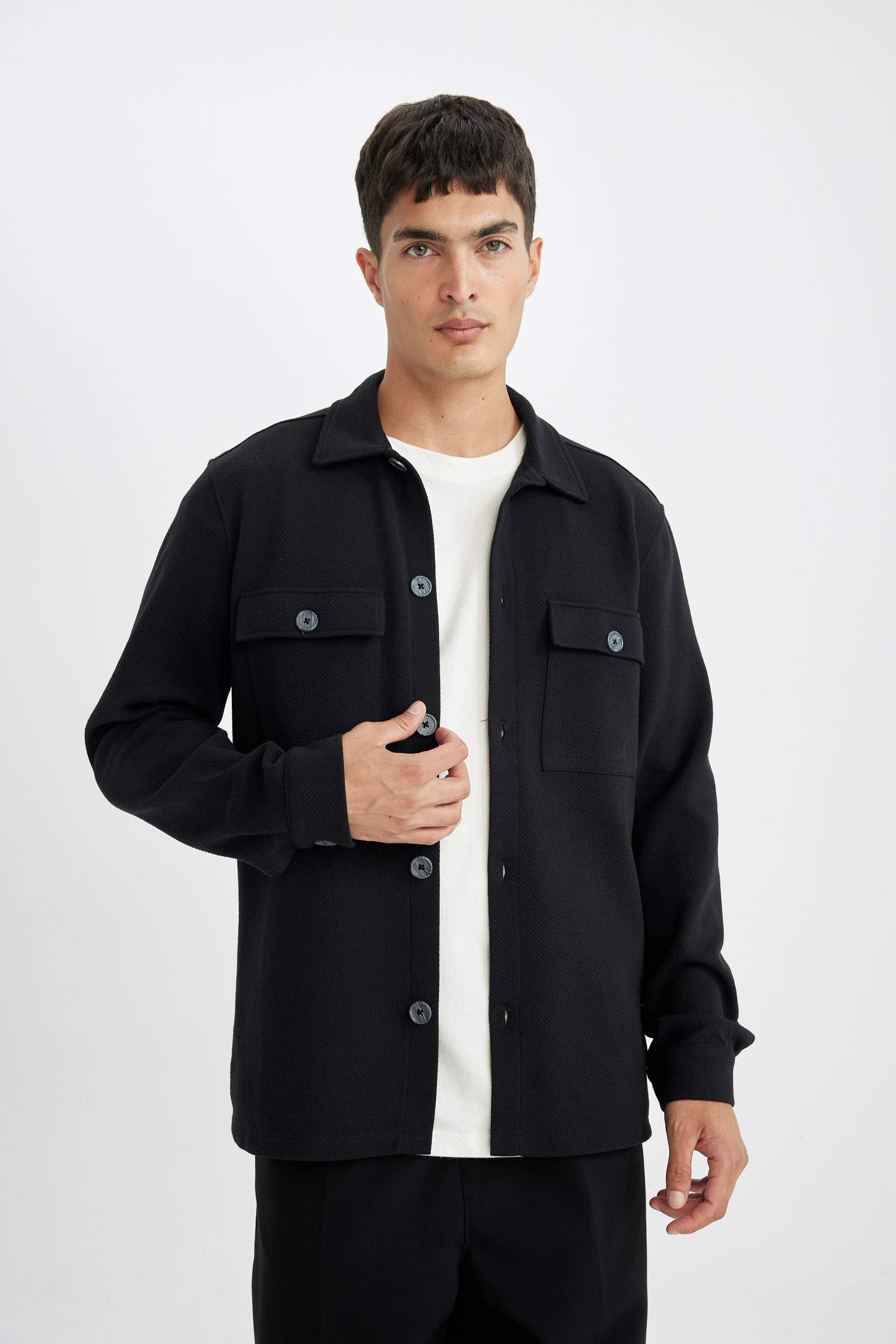 قميص بولو قصة عادية بجيب مزدوج