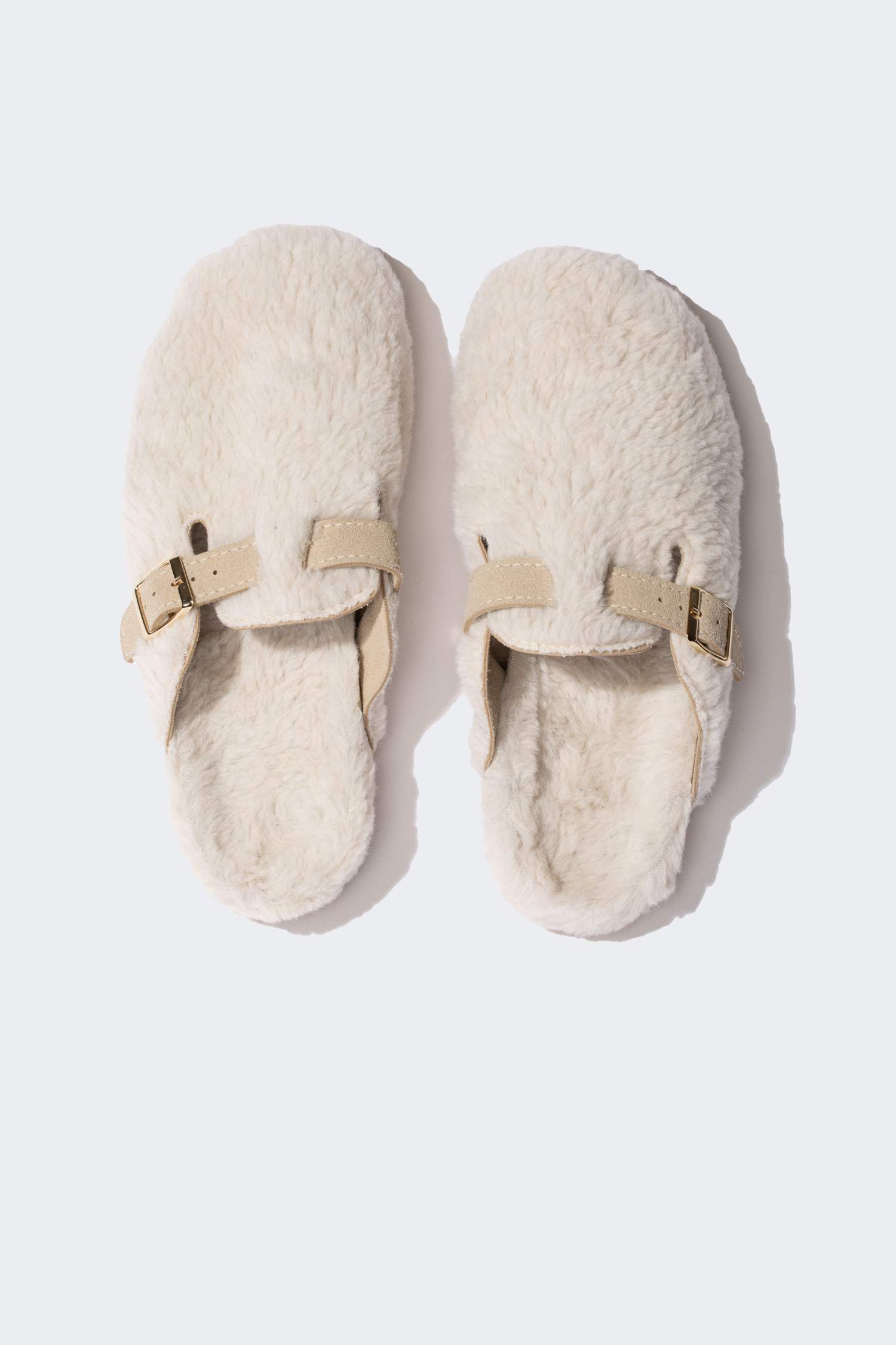 Kadın Düz Taban Toka Detaylı Ev Terliği