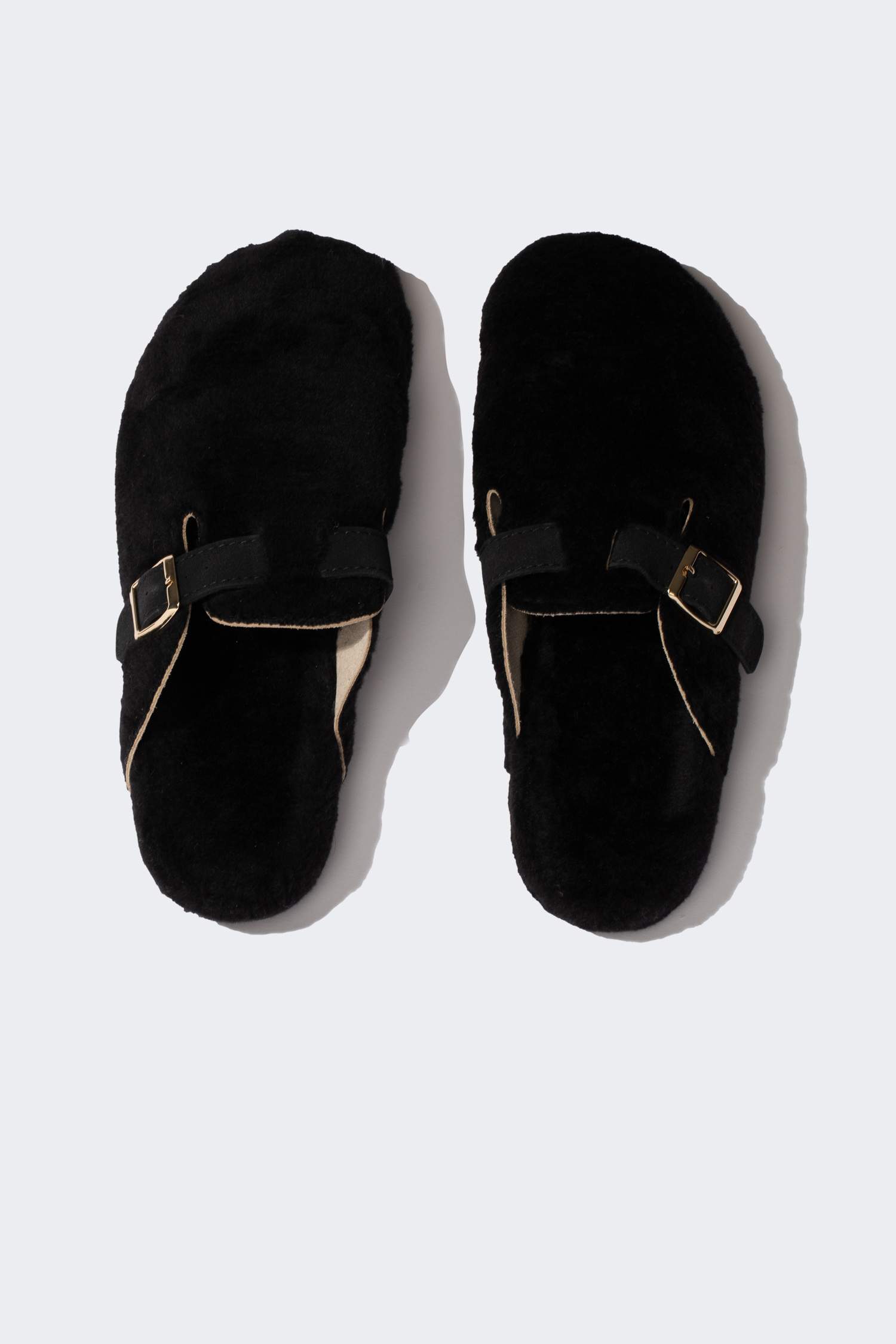 Kadın Düz Taban Toka Detaylı Ev Terliği