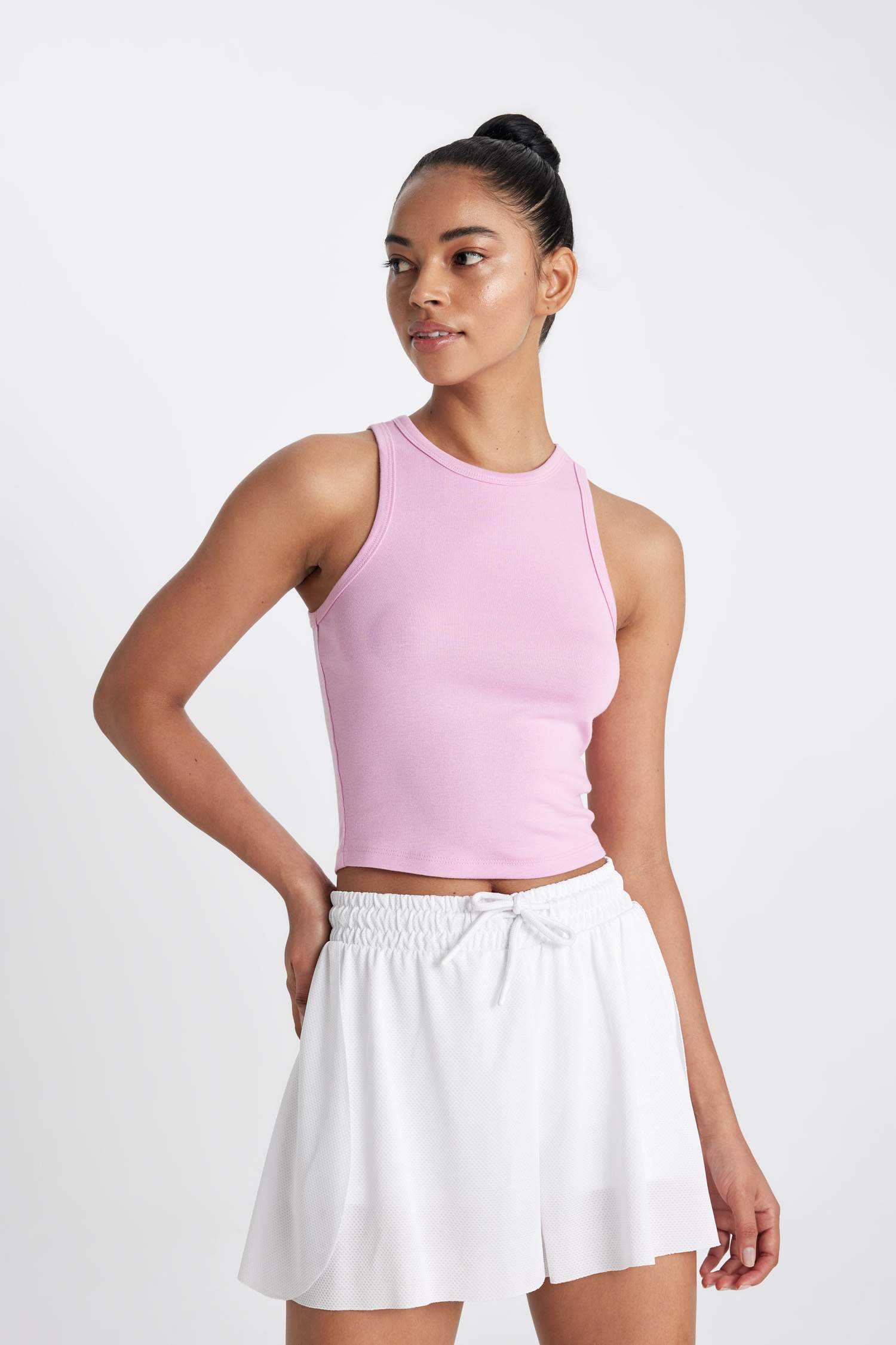 ديباردور نسيج مشروط بياقة مستديرة بدون كم