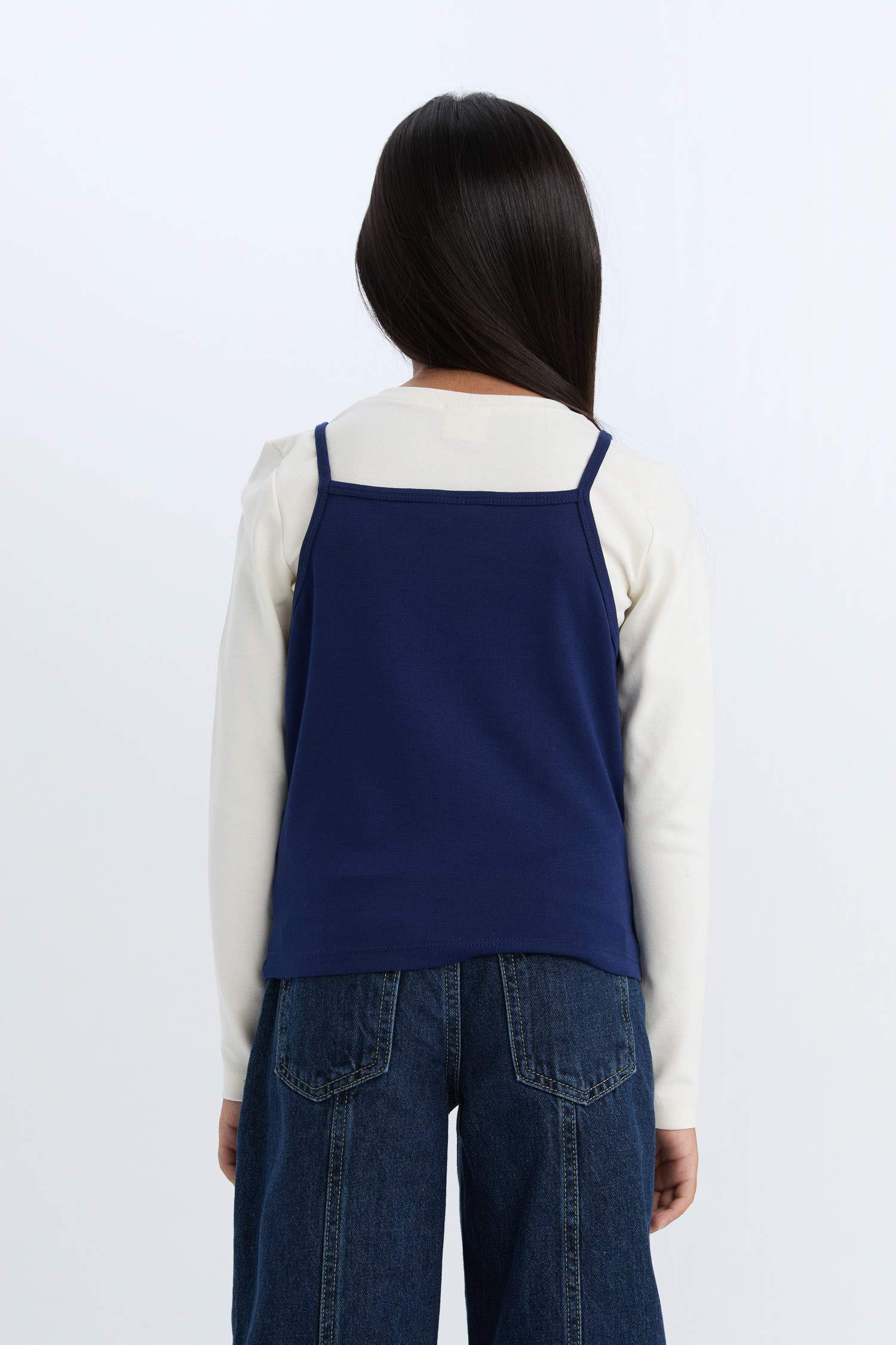 تي شيرت كروب بناتي كم طويل بطبعة شعار - قطعتين