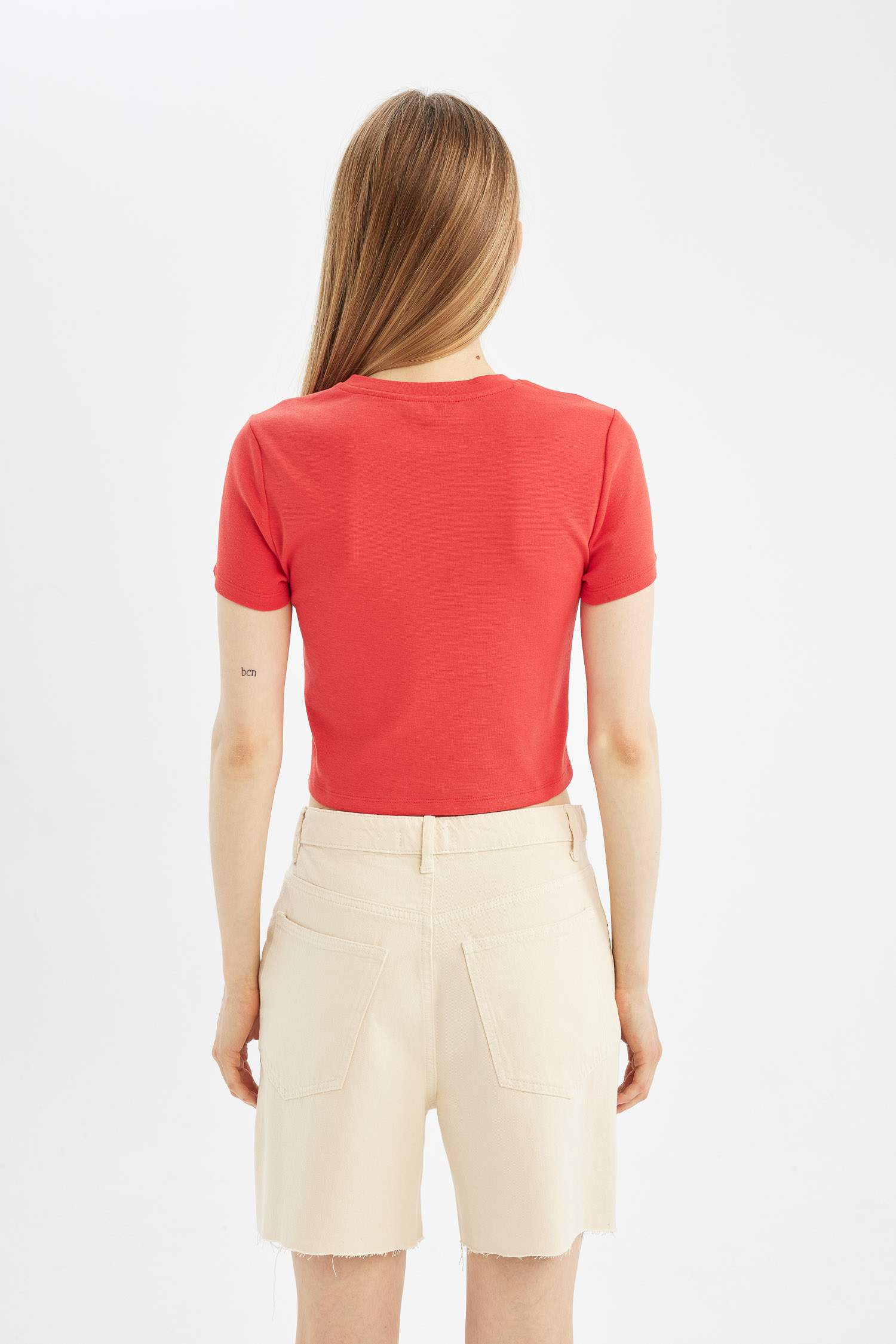 تيشيرت سليم فيت مضلع بطبعة فاكهة