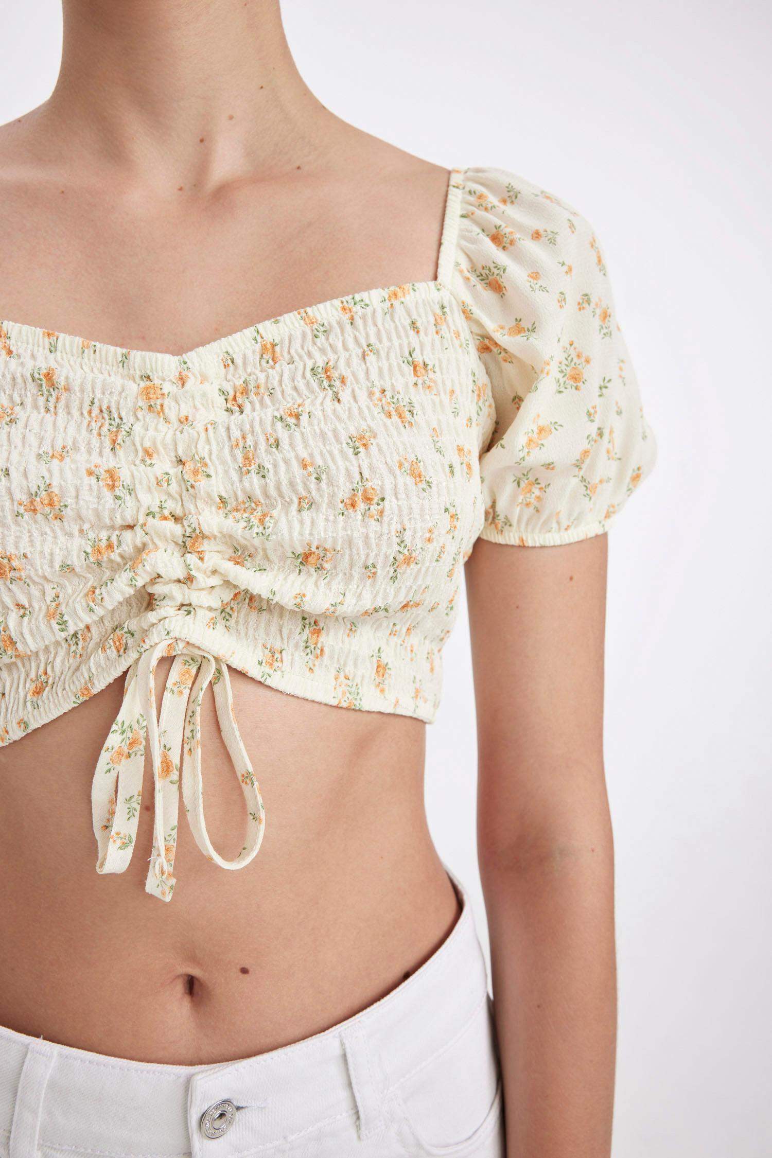 Fitted Crop Desenli Maroken Kısa Kollu Bluz