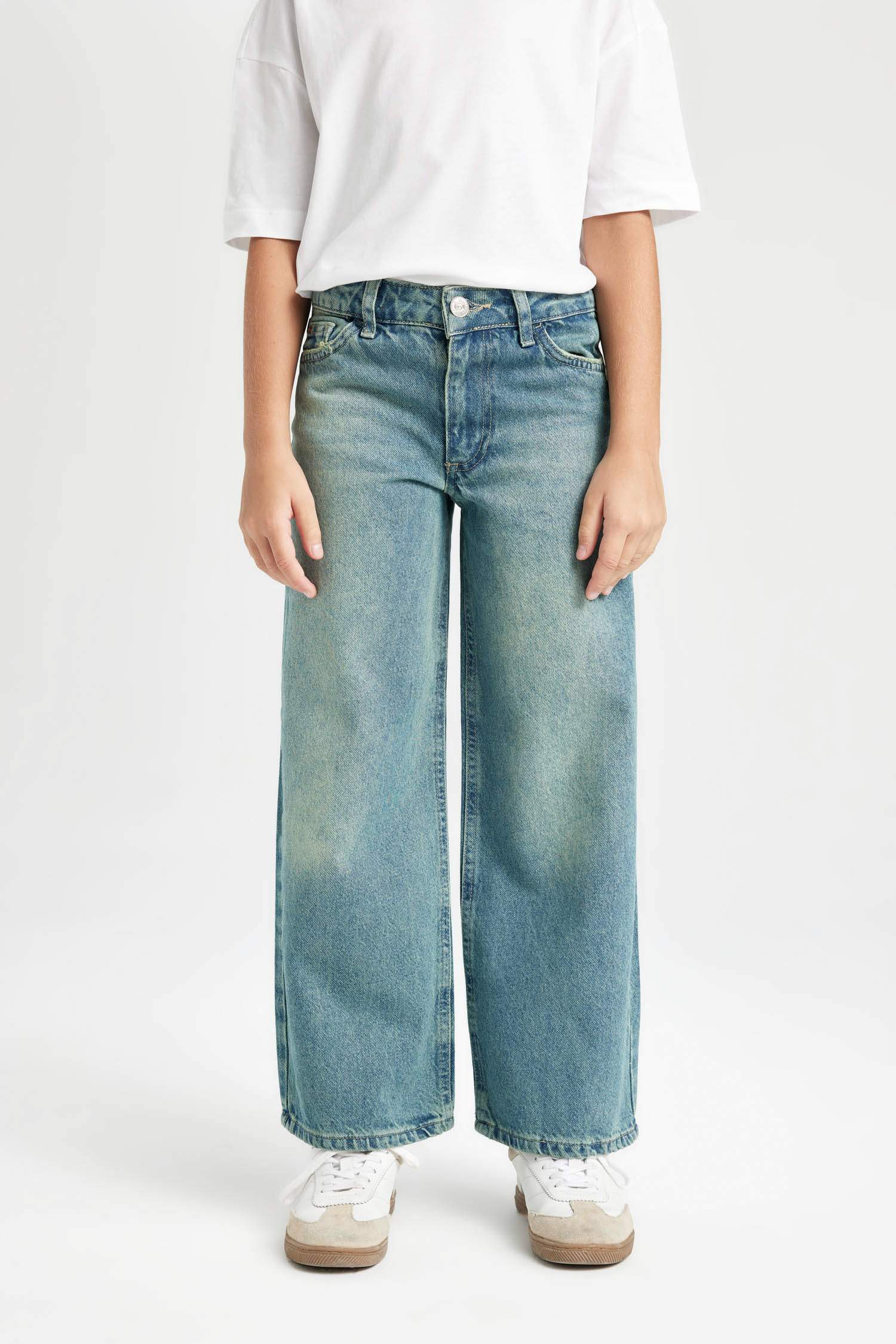Girl Wide Leg Pocketed Jeans