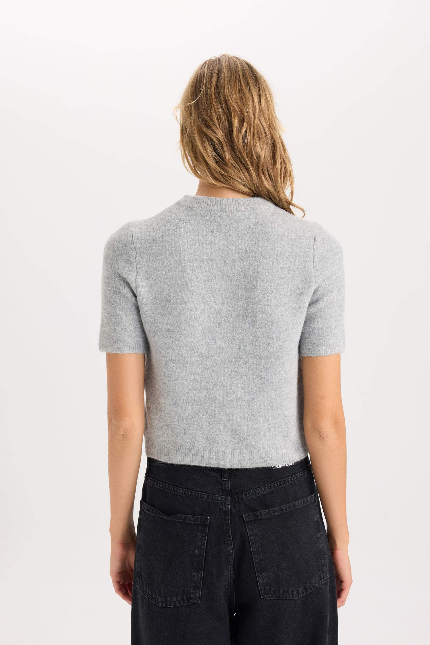 Regular Fit Bisiklet Yaka Basic Düz Düğmeli Kısa Kollu Triko Hırka