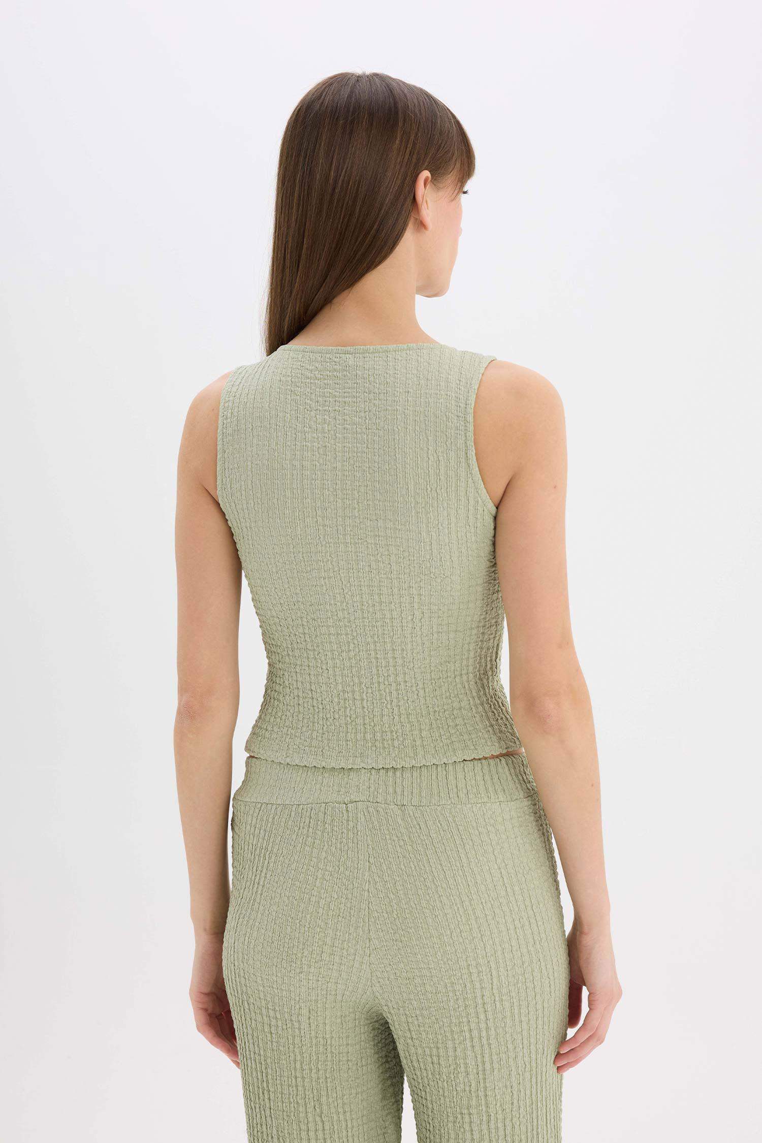 Slim Fit Dar Kesim V Yaka Önden Bağlamalı Bürümcük Kolsuz Bluz