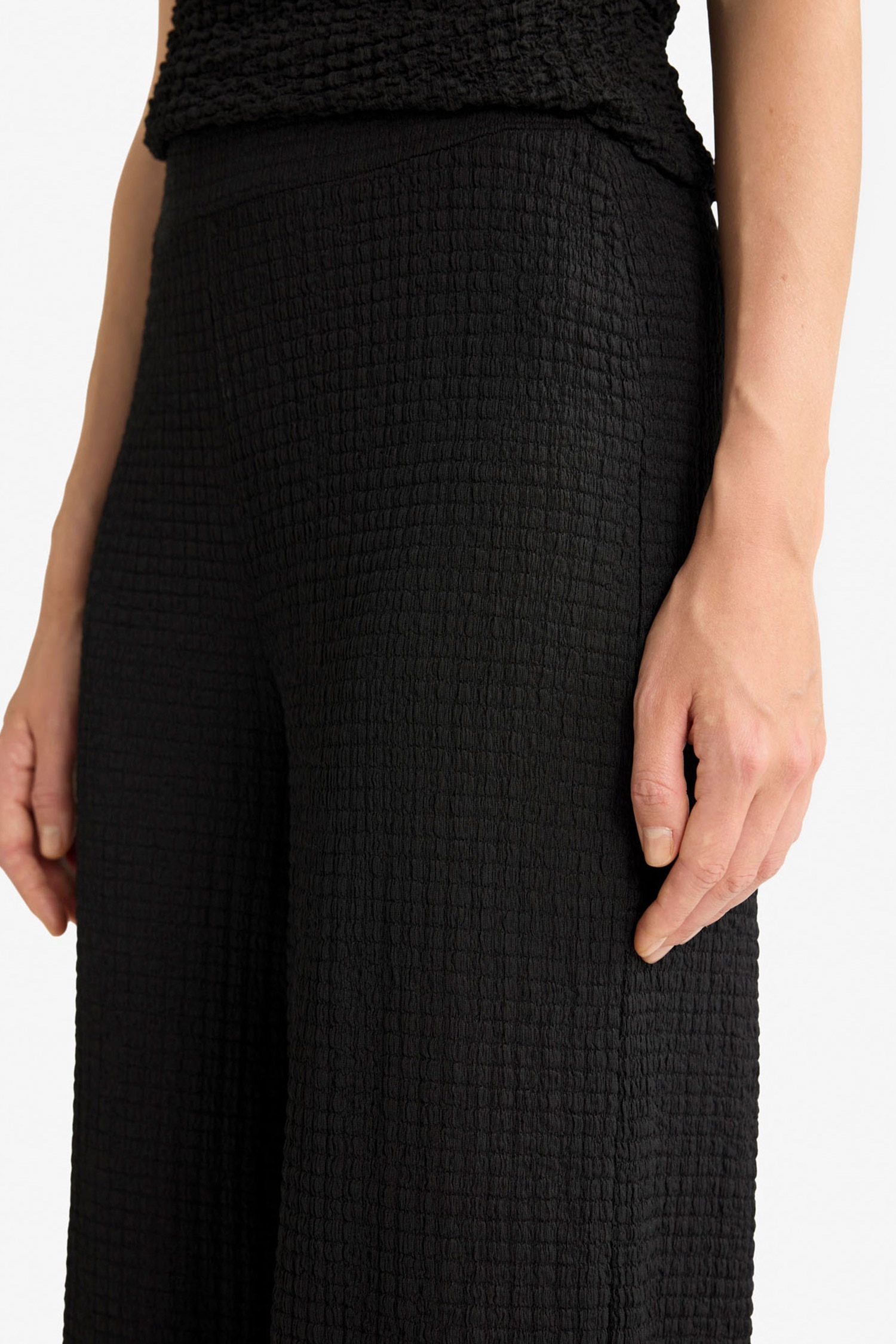 DeFacto Wide Leg Geniş Bol Paça Kırışık Dokulu Pantolon görsel 5