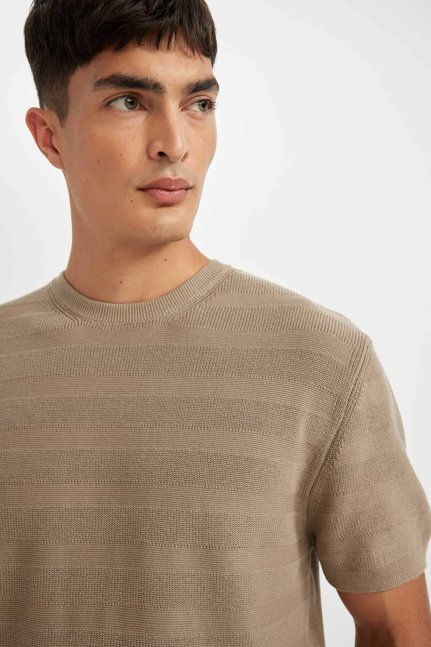 Standard Fit Crew Neck Knitwear T-Shirt