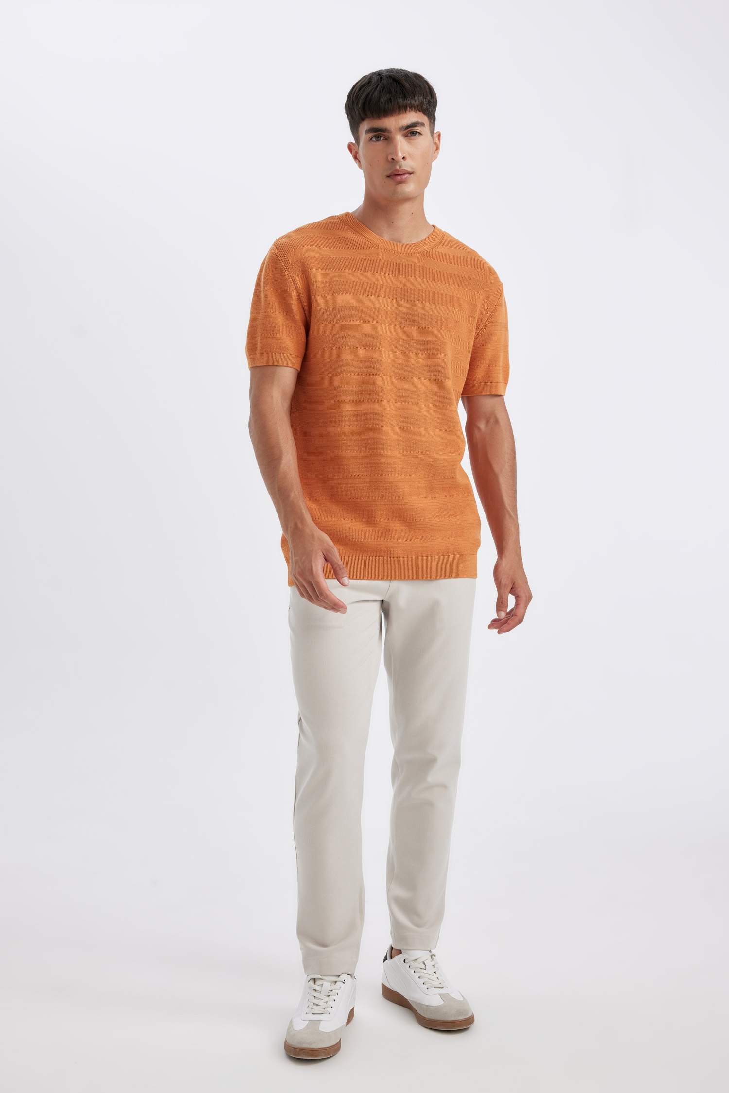 تيشيرت تريكو قصة عادية بياخة مستديرة