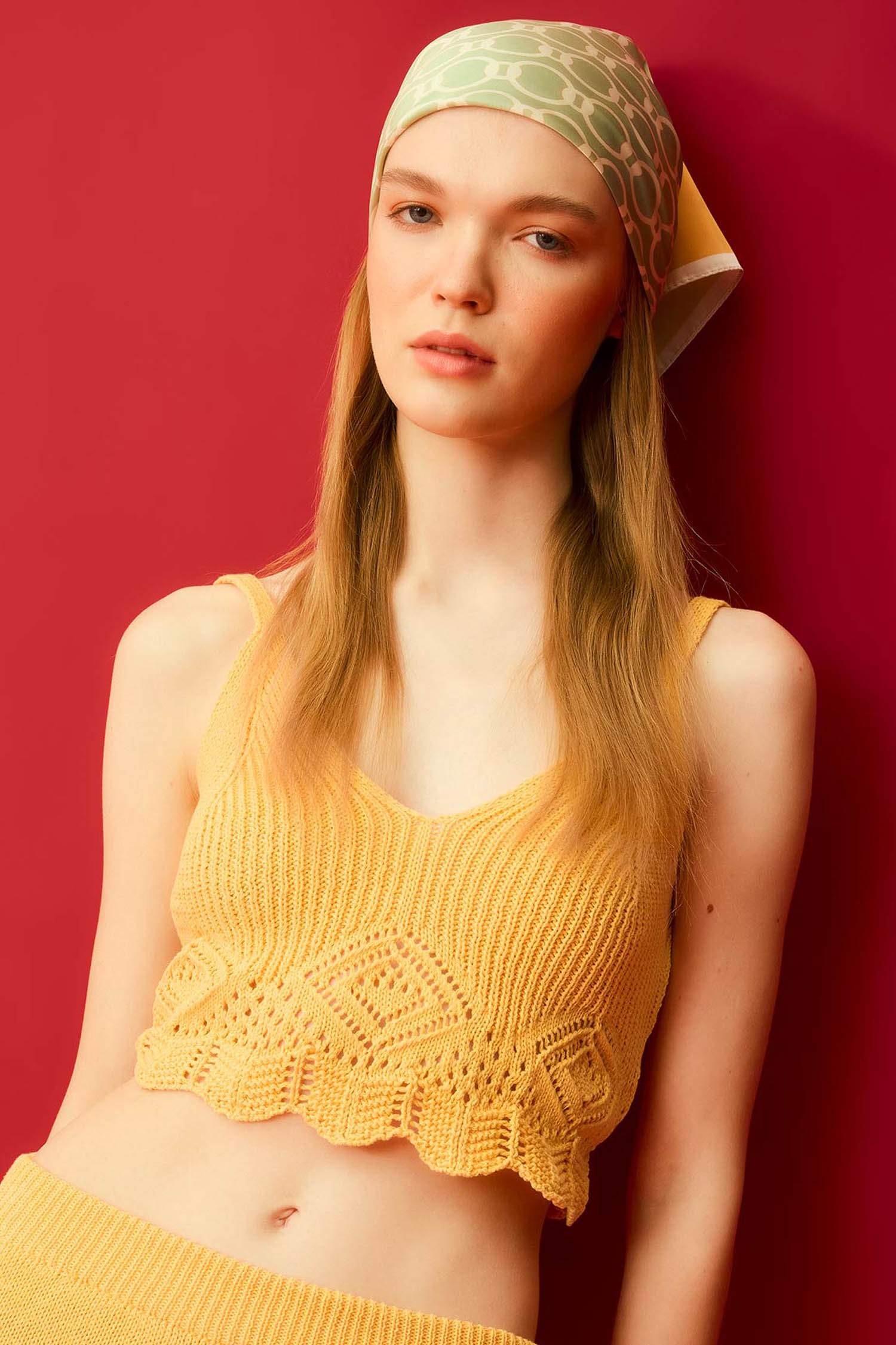 كروب توب كروشيه تريكو قصة عادية برقبة V