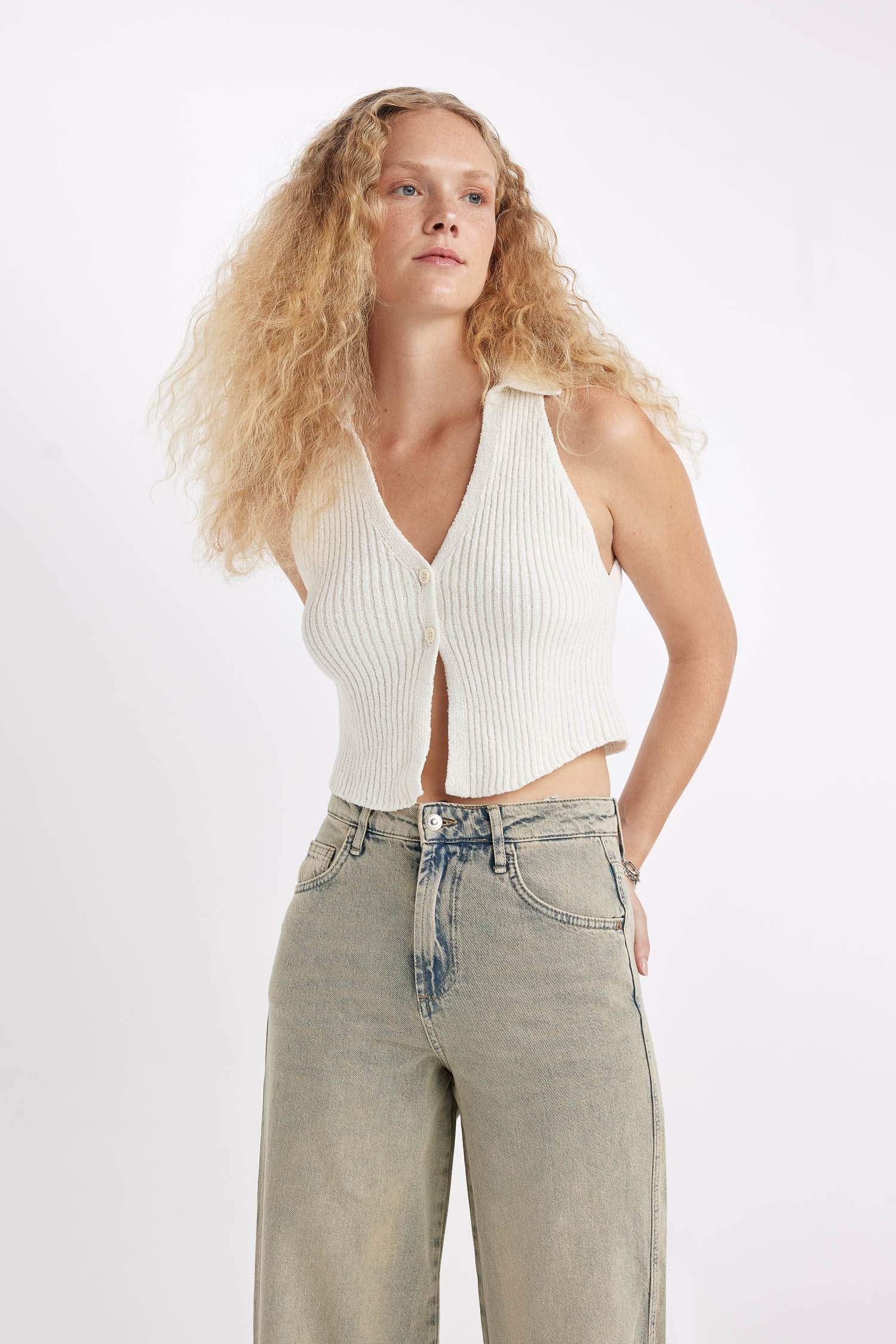 Slim Fit Polo Collar Vest