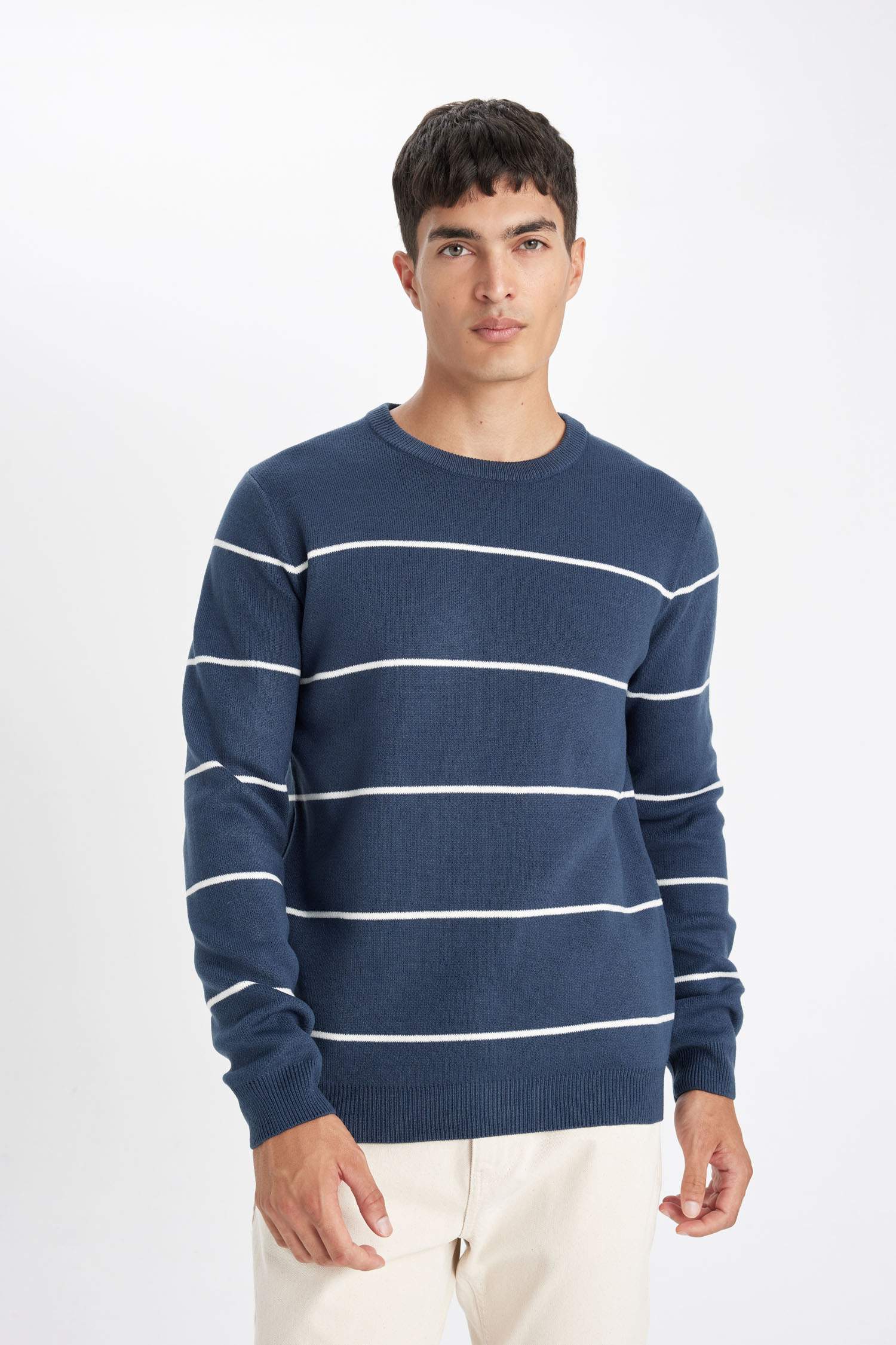 стандарт пішім дөңгелек жаға трикотаж Пулловер