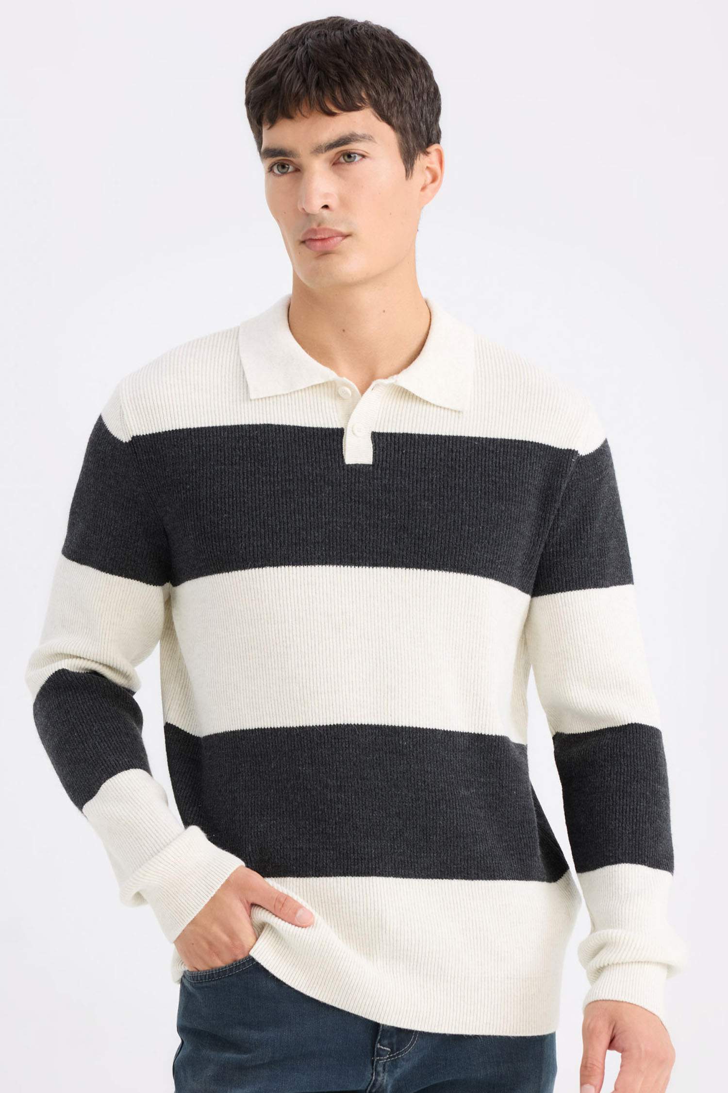 Standart Fit Polo Yaka Çizgili Triko Kazak