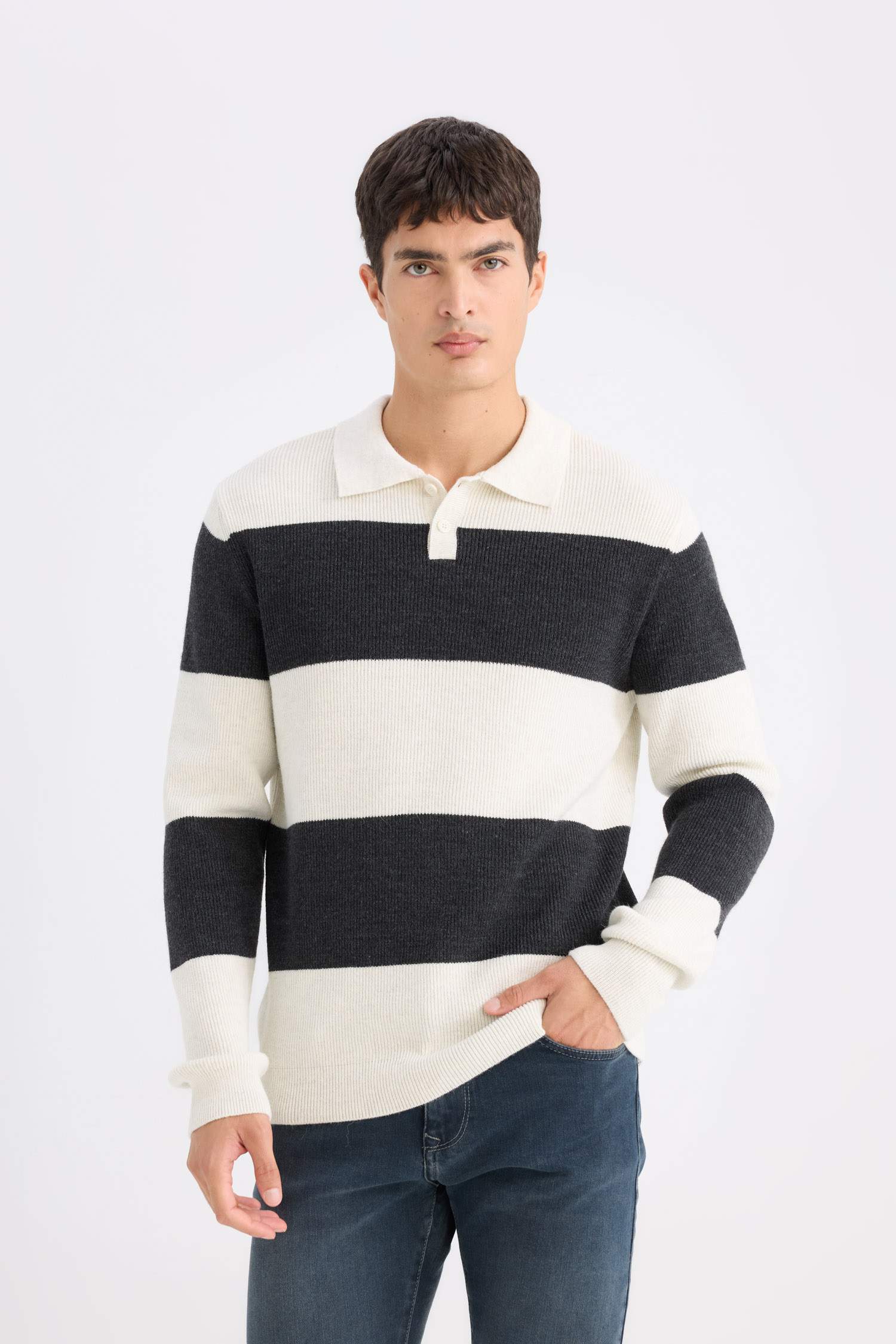 Standart Fit Polo Yaka Çizgili Triko Kazak