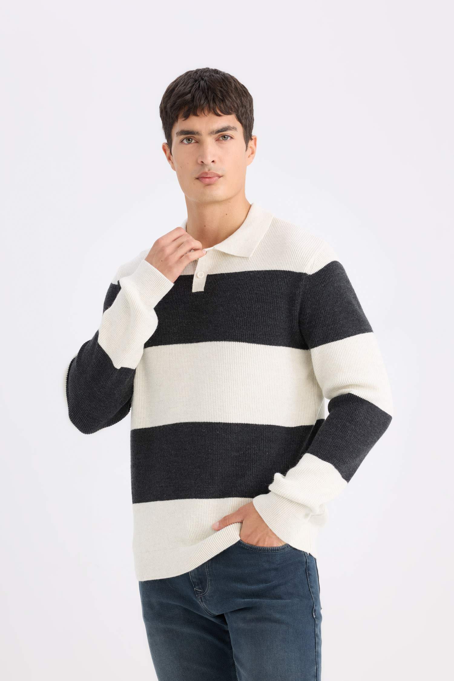 Standart Fit Polo Yaka Çizgili Triko Kazak