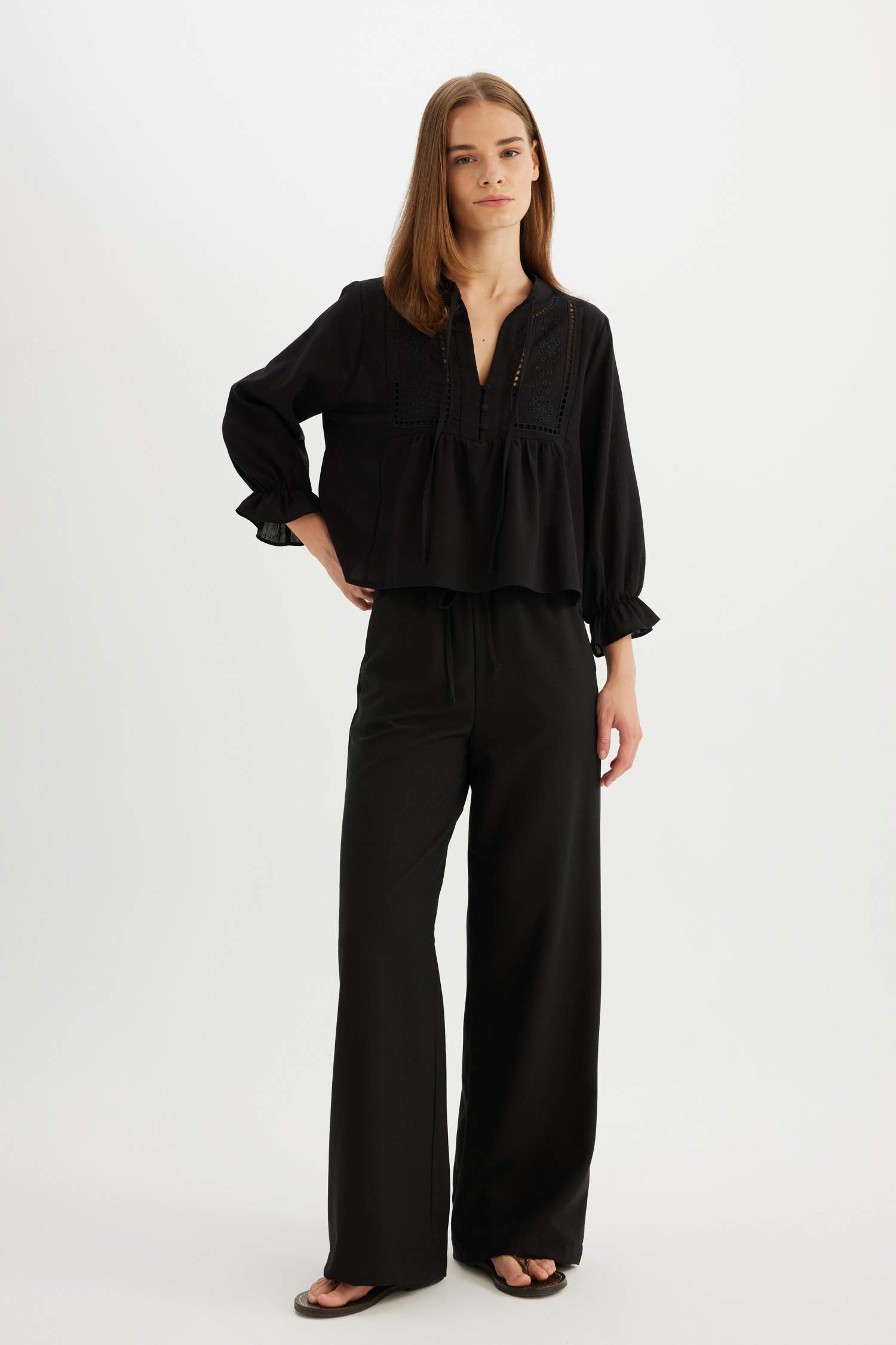 Chemisier à Manches Longues avec Broderie à coupe régulière et à Col rond