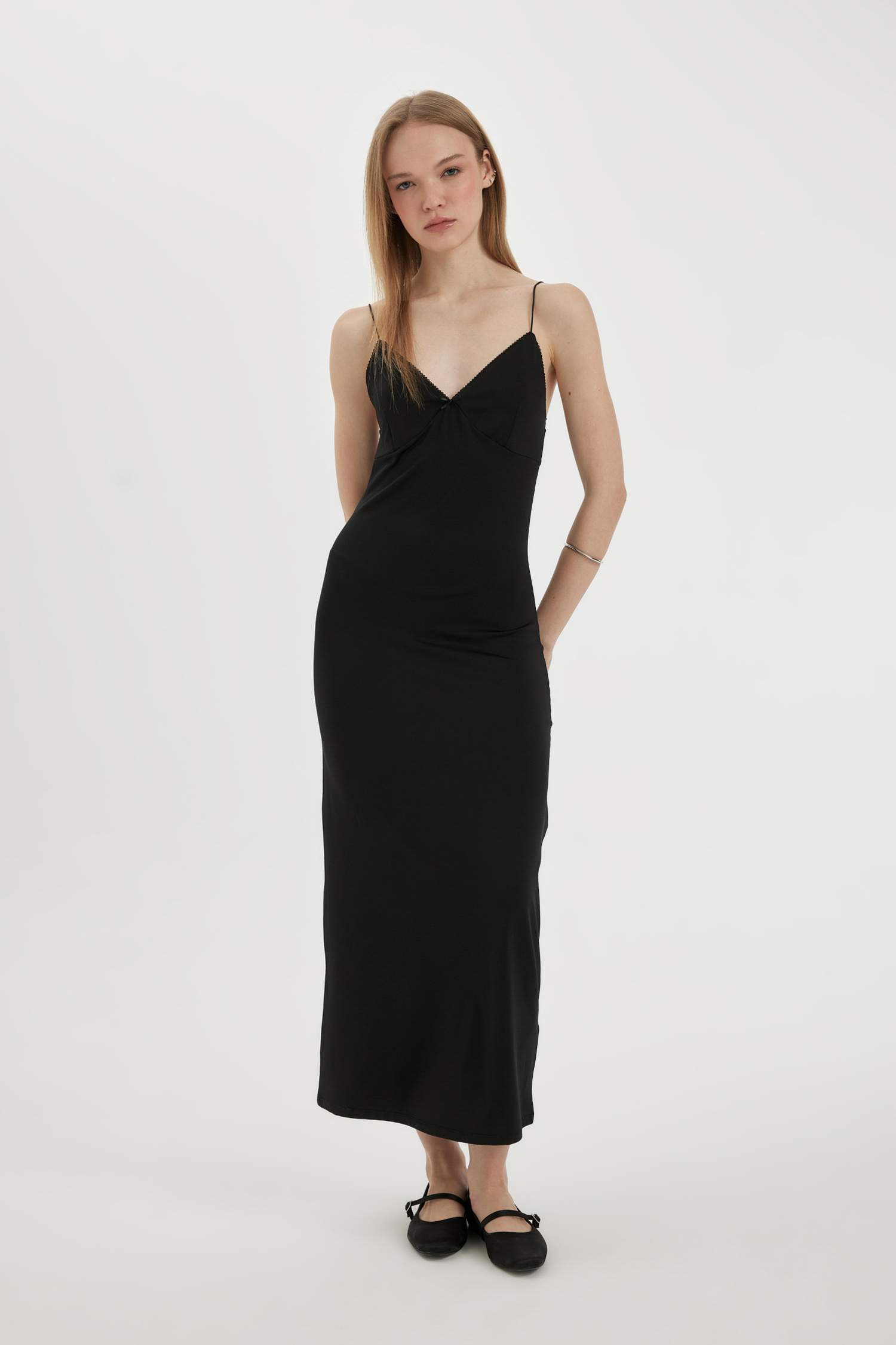 Slim Fit V-Neck Maxi Dress