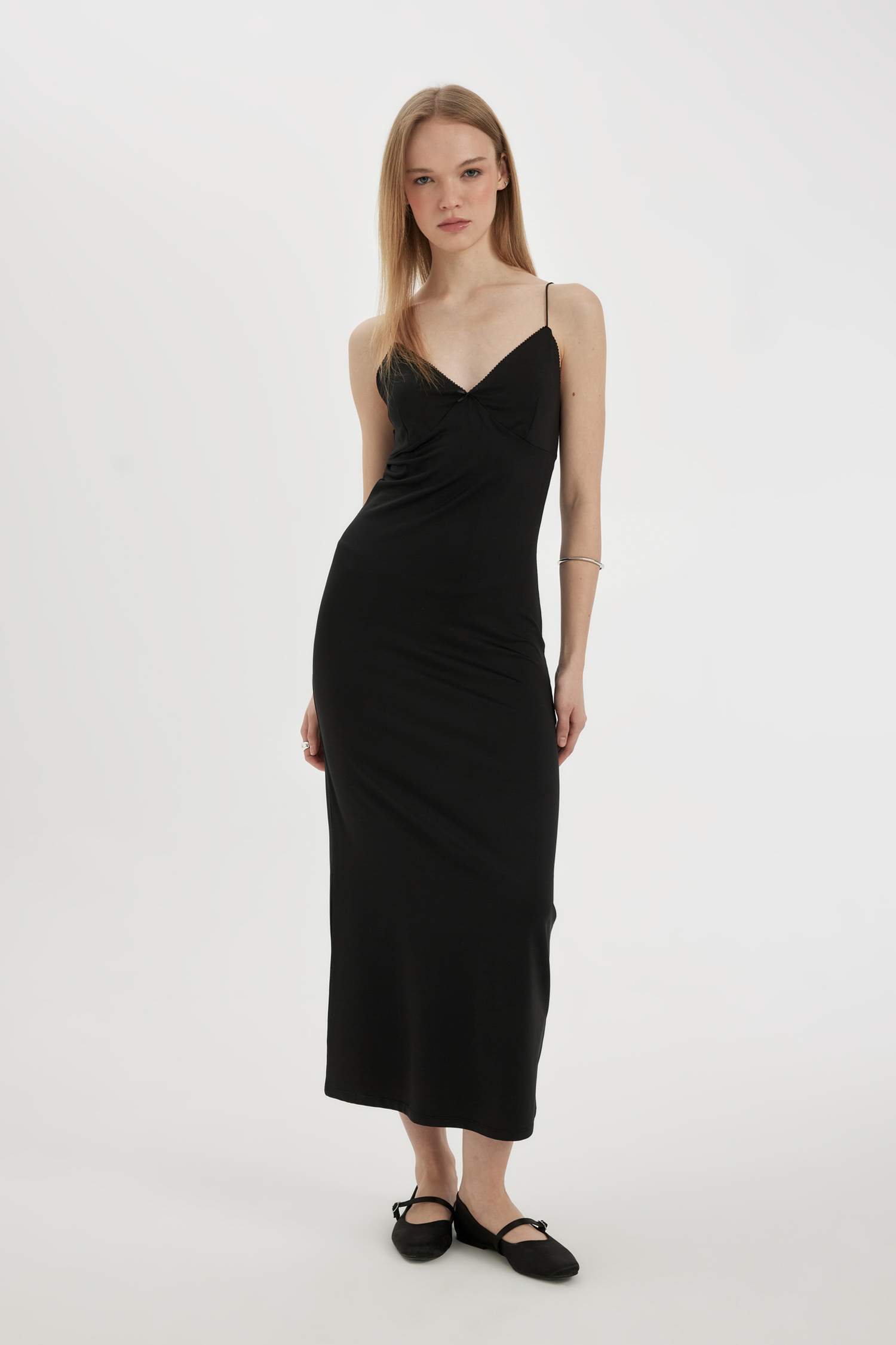 Slim Fit V-Neck Maxi Dress