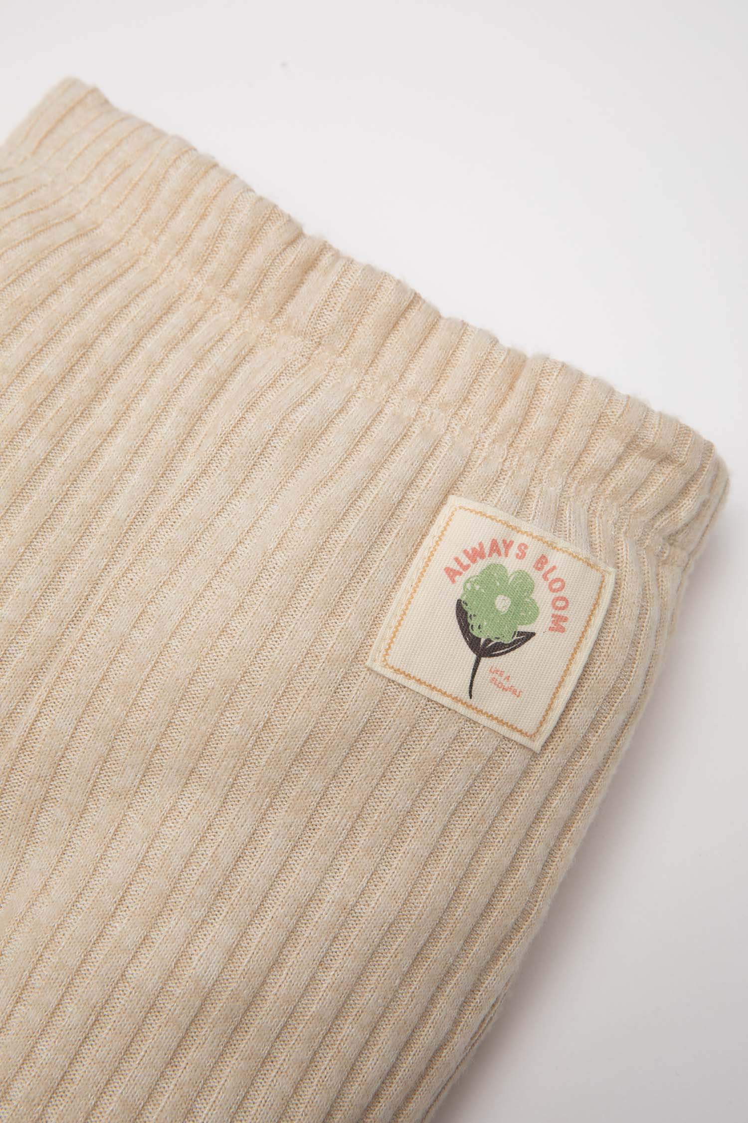 بنطلون ستريج بناتي مضلع برجل واسع