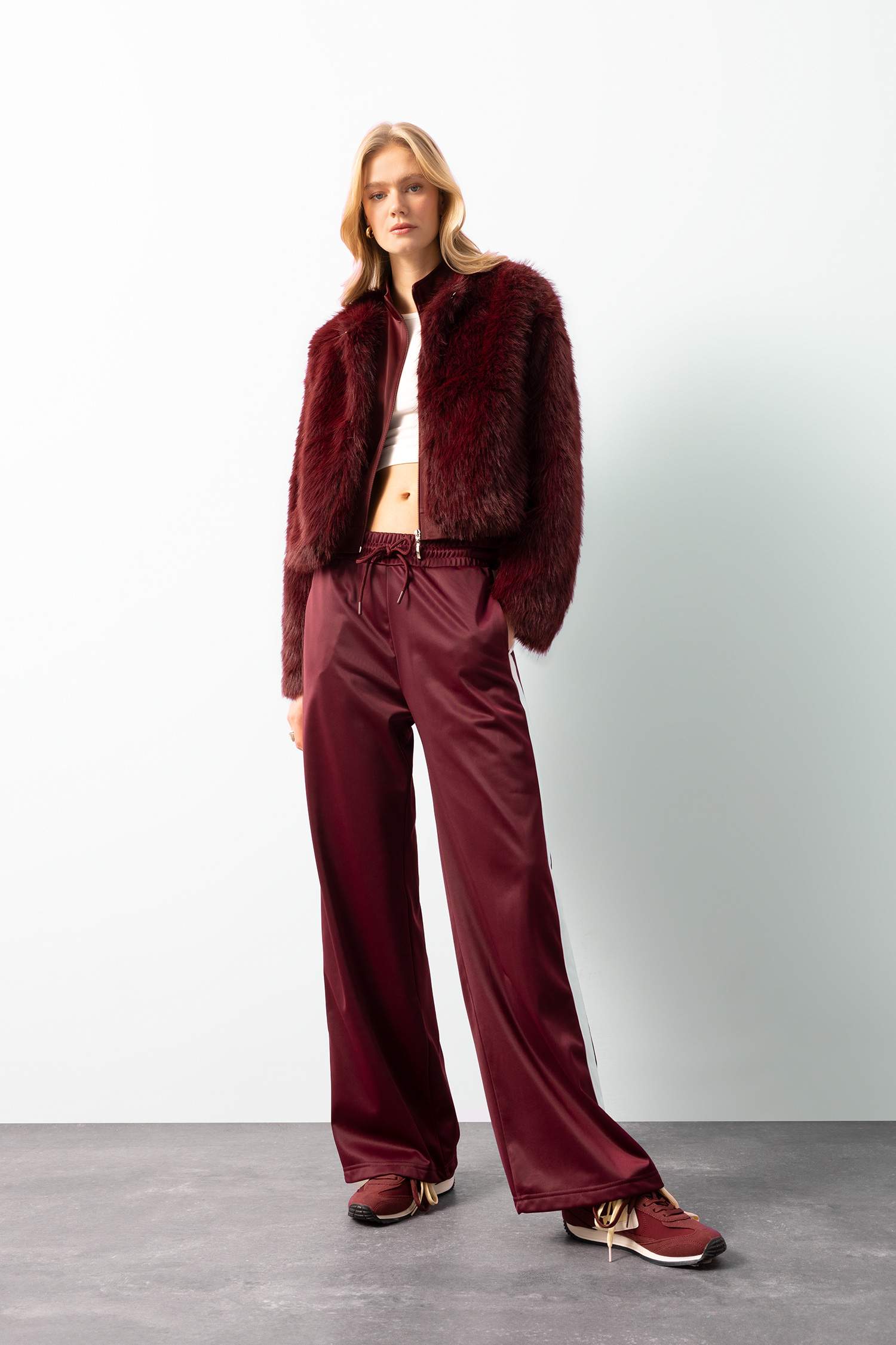 Jacket noir avec fausse fourrure