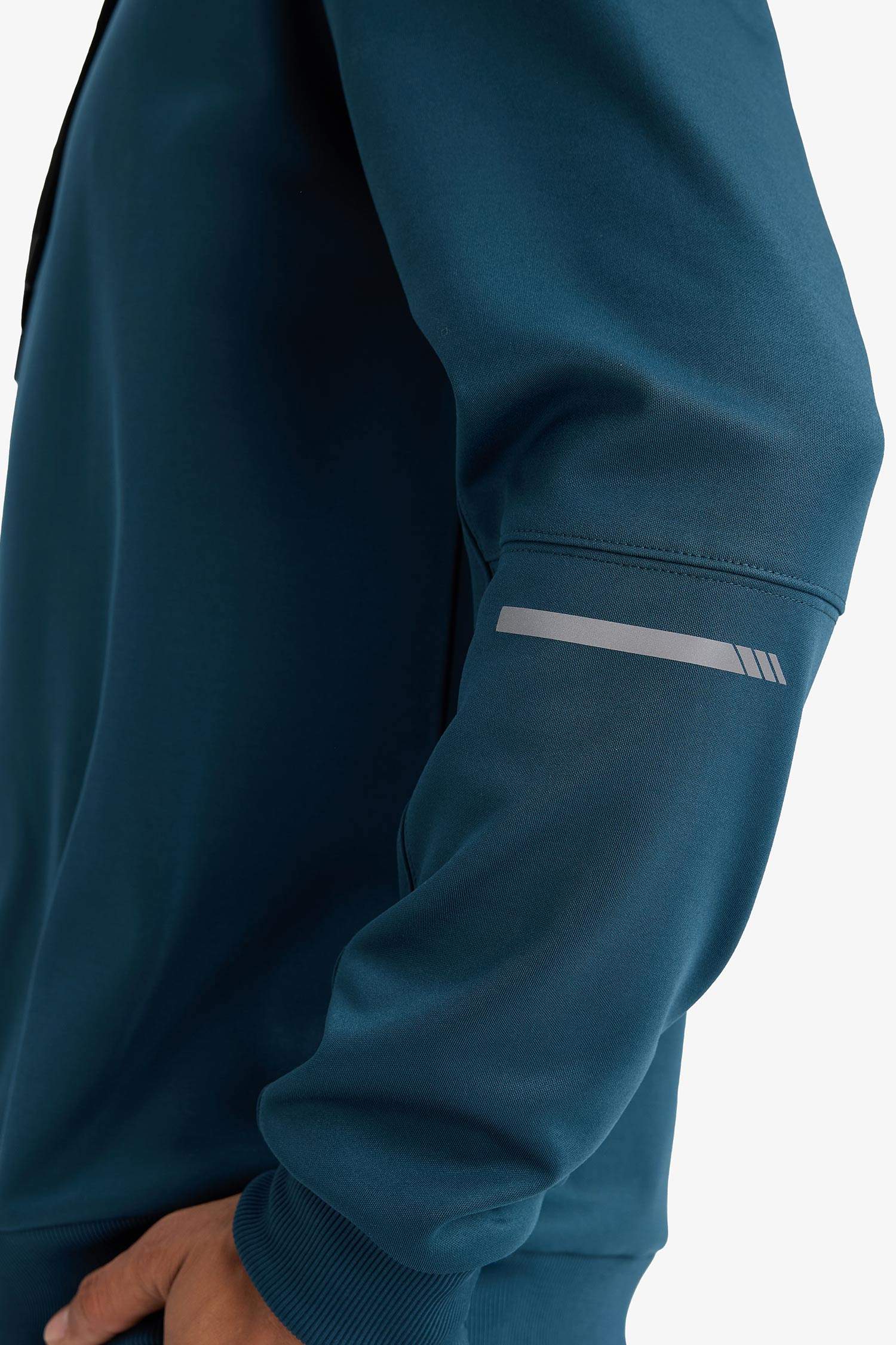 DeFactoFit Standart Fit Kapüşonlu Sporcu Sweatshirt