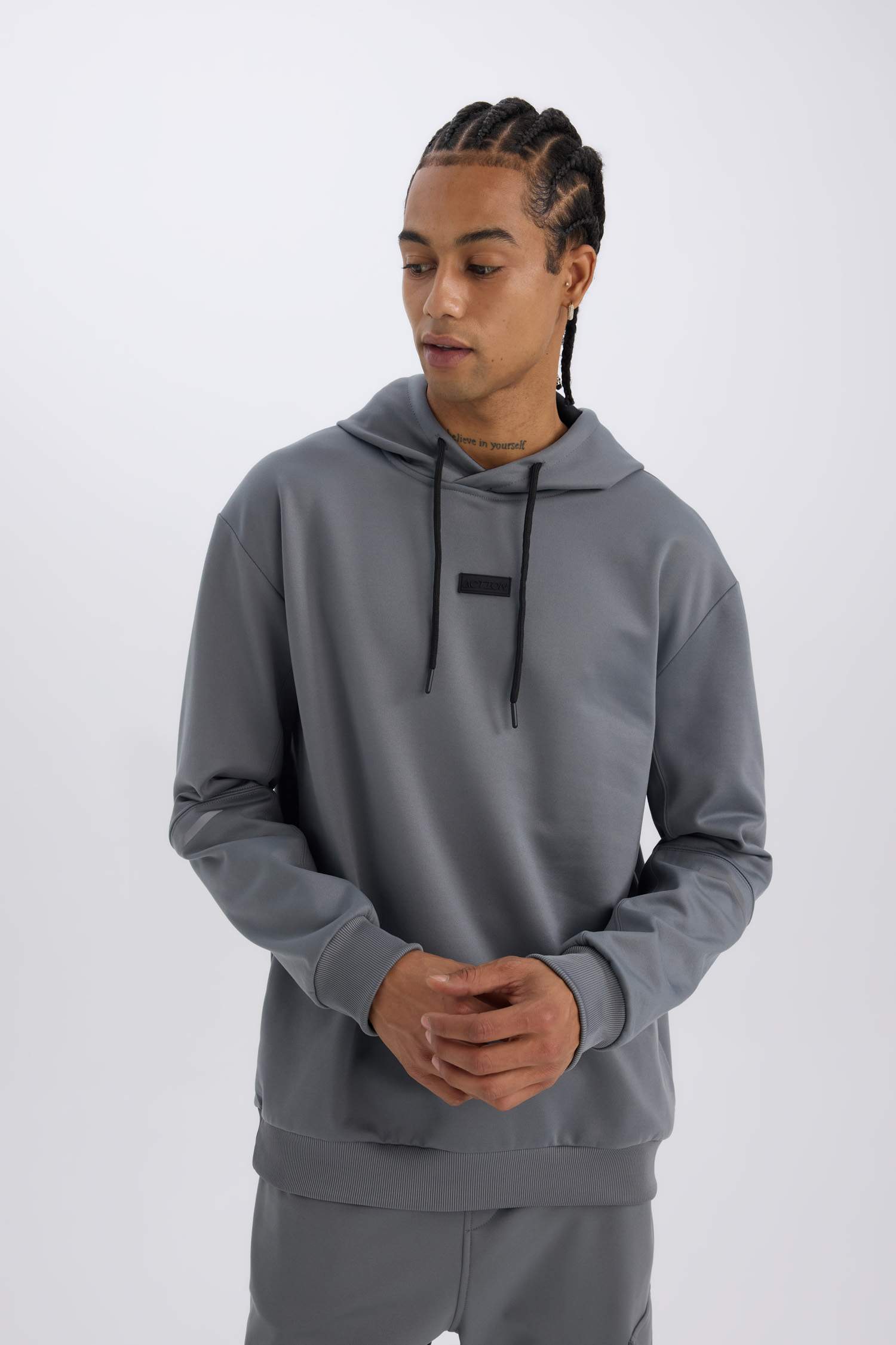 Standart Fit Kapüşonlu Basic Düz Sporcu Sweatshirt