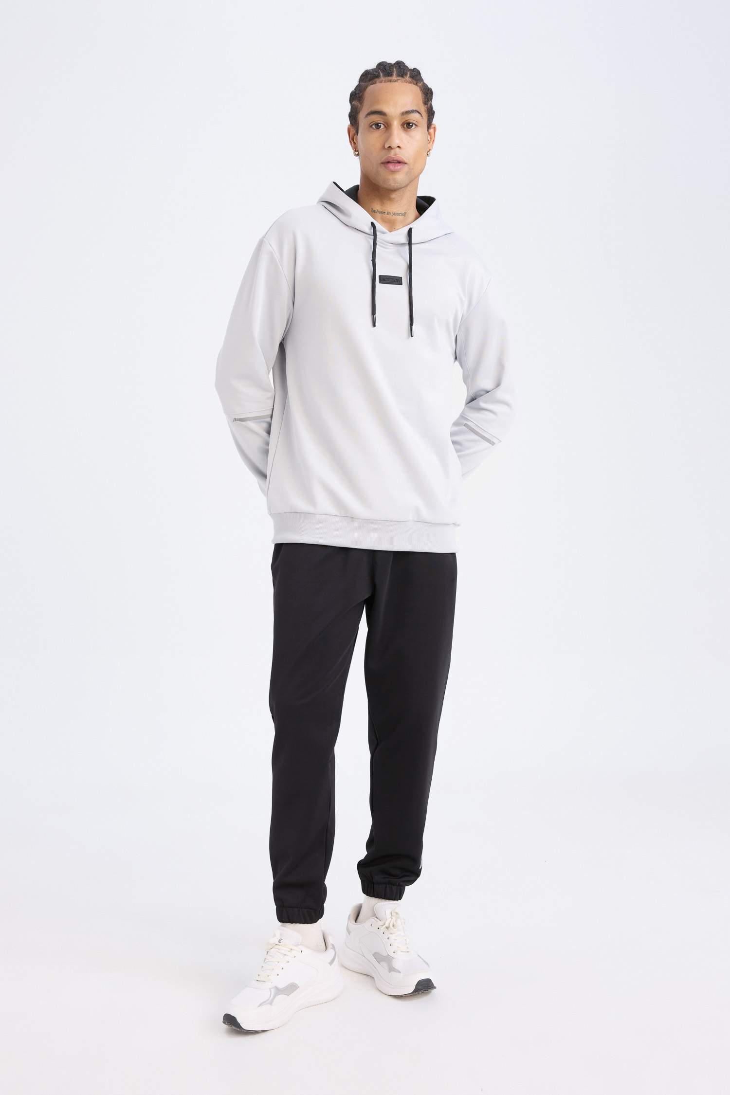 DeFactoFit Standart Fit Kapüşonlu Basic Düz Sporcu Sweatshirt