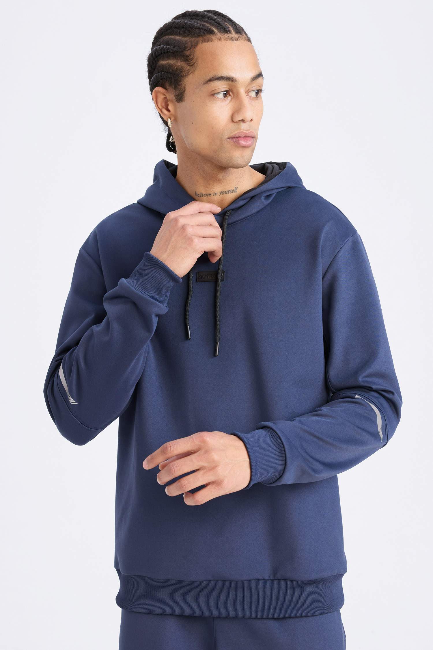 Standart Fit Kapüşonlu Basic Düz Sporcu Sweatshirt