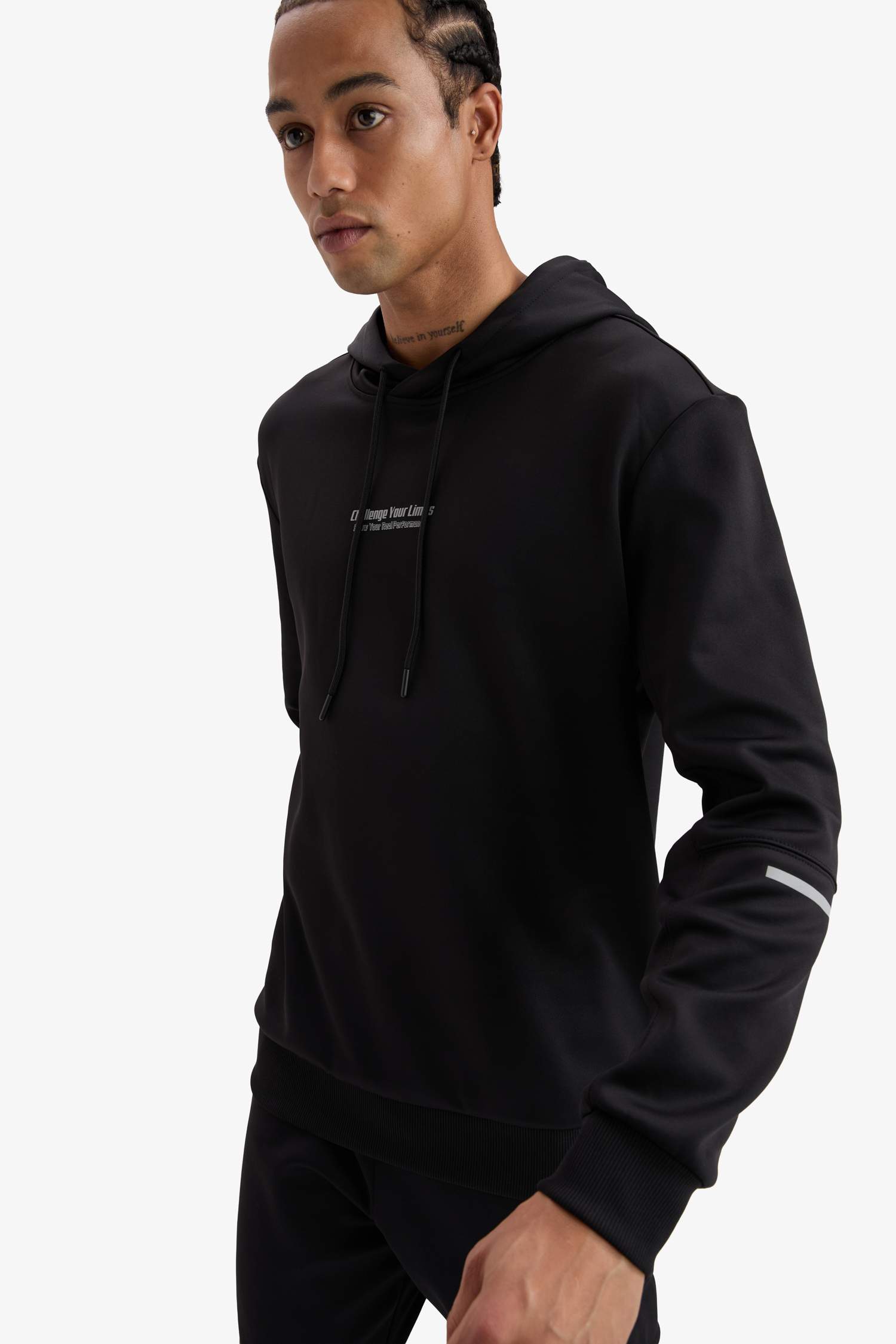 Standart Fit Kapüşonlu Sporcu Sweatshirt