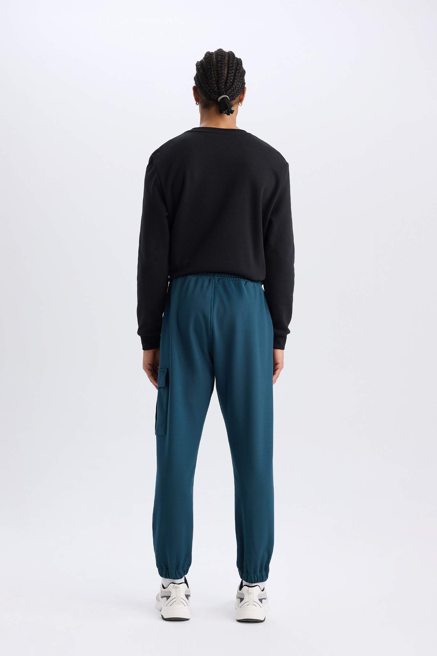 DeFactoFit Sporcu Jogger Eşofman Altı Standart Fit Üç Cepli Beli Bağcıklı Lastikli Paça