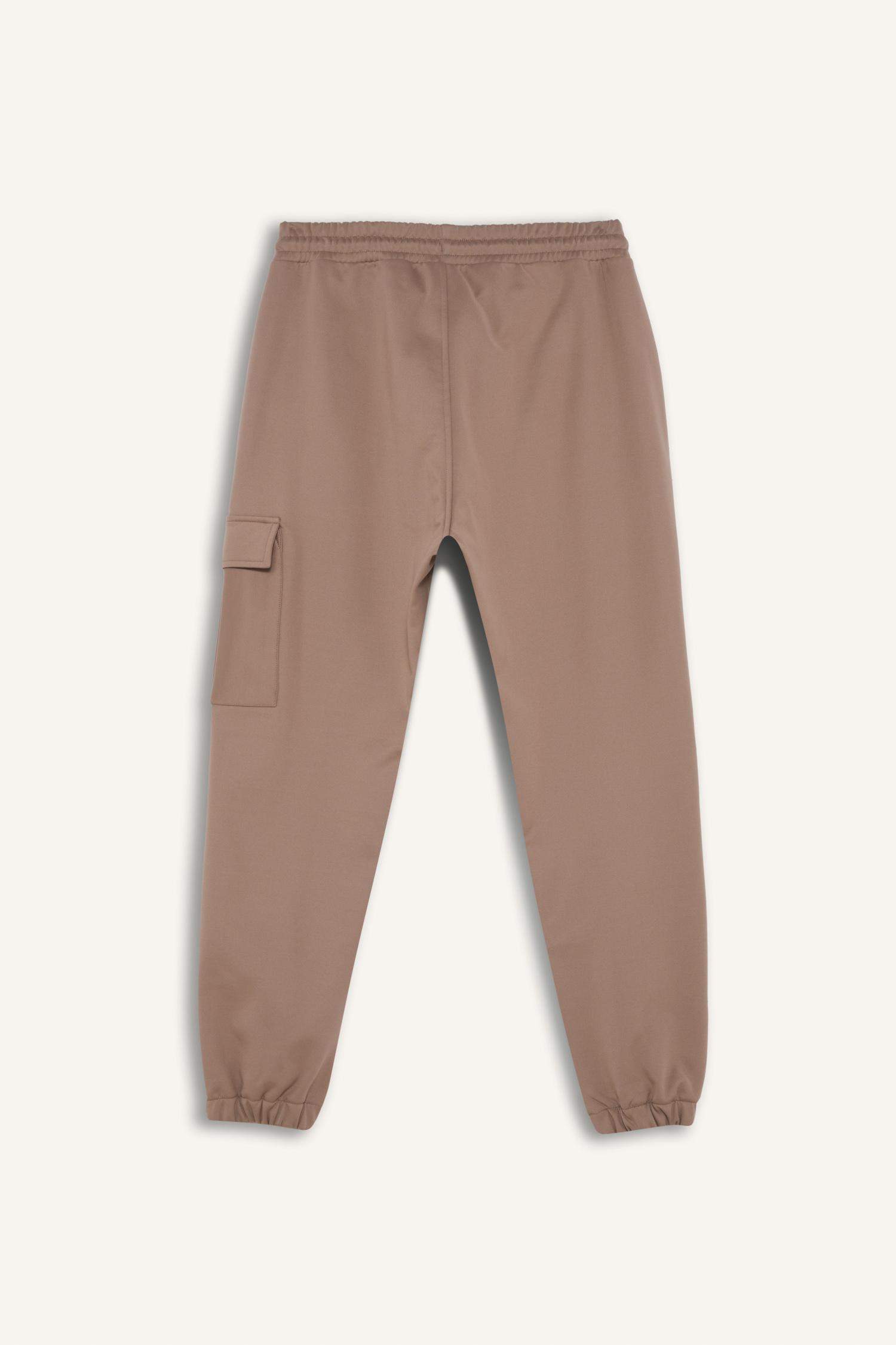 DeFactoFit Sporcu Jogger Eşofman Altı Standart Fit Üç Cepli Beli Bağcıklı Lastikli Paça