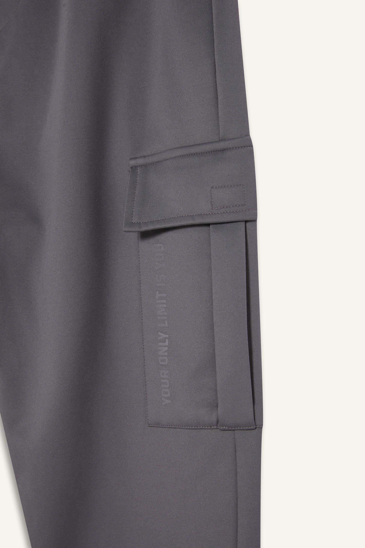 DeFactoFit Sporcu Jogger Eşofman Altı Standart Fit Üç Cepli Beli Bağcıklı Lastikli Paça