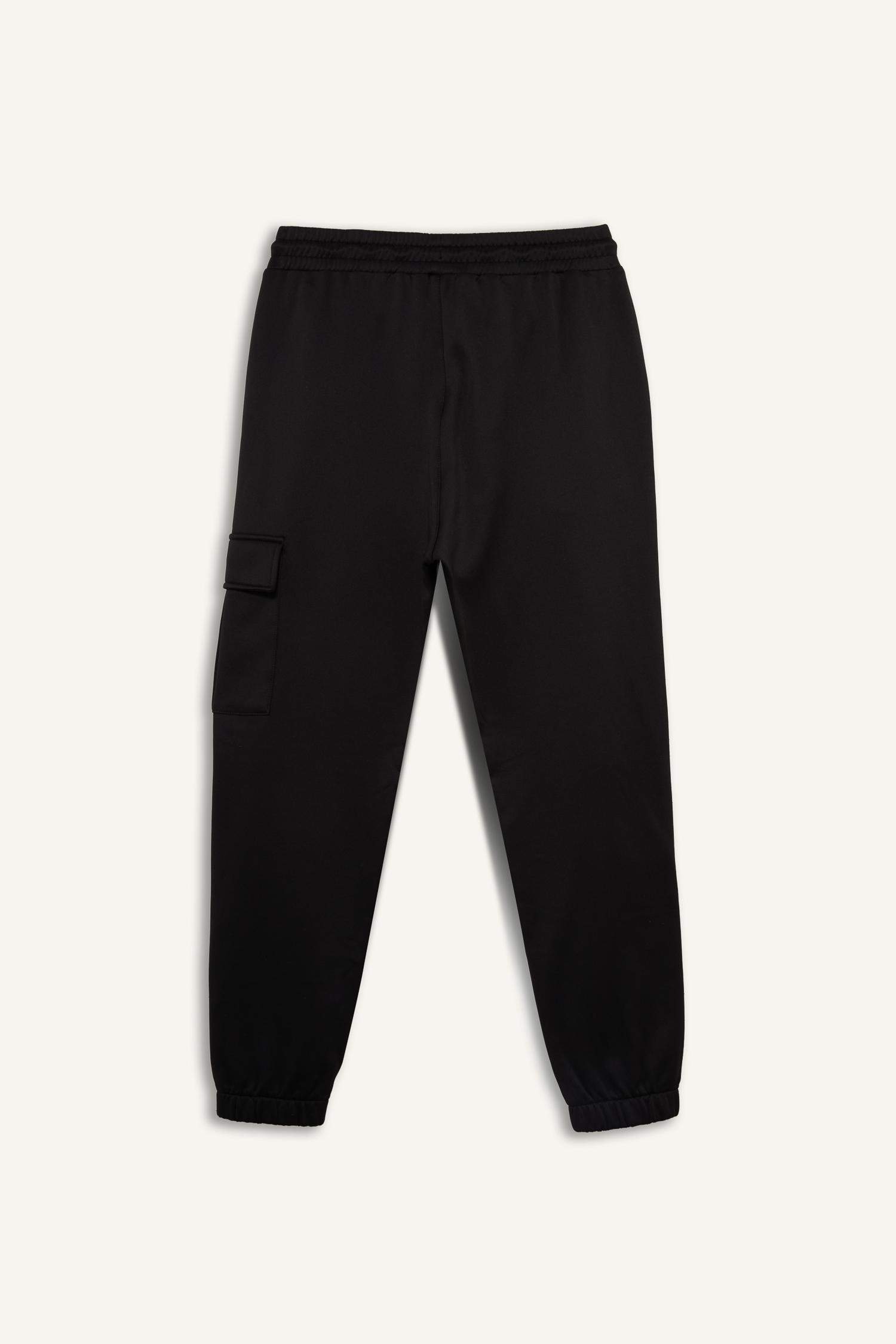 Standard Fit Jogger