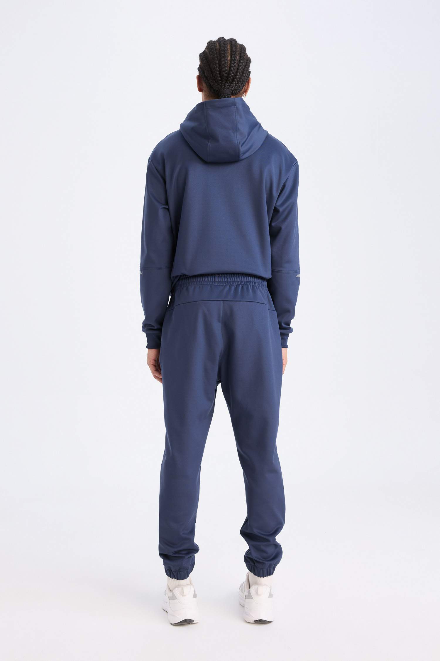 DeFactoFit Sporcu Jogger Eşofman Altı Standart Fit Basic Düz Cepli Beli Paçası Lastikli