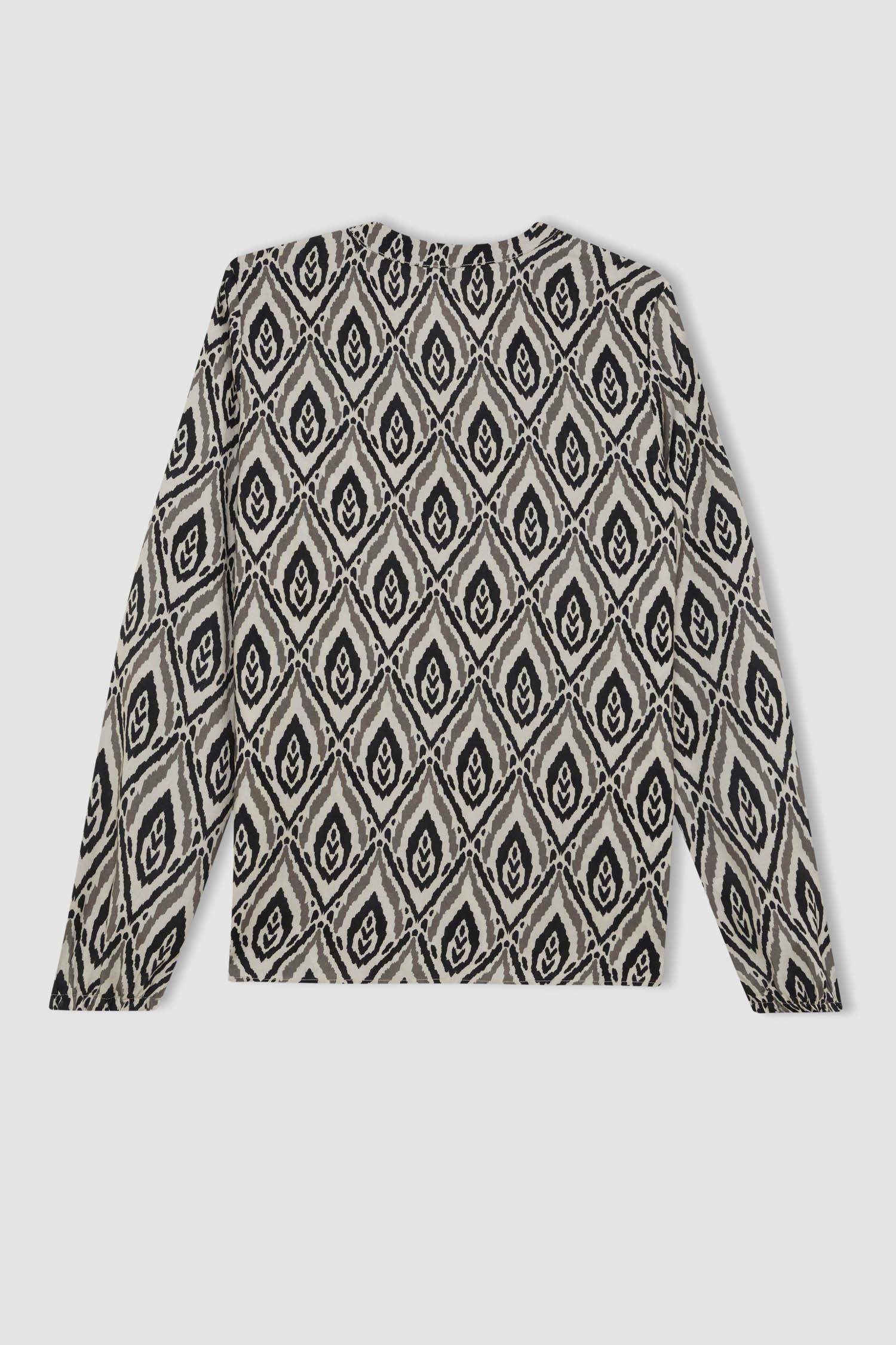 Regular Fit Apaş Yaka Desenli Viskon Uzun Kollu Bluz