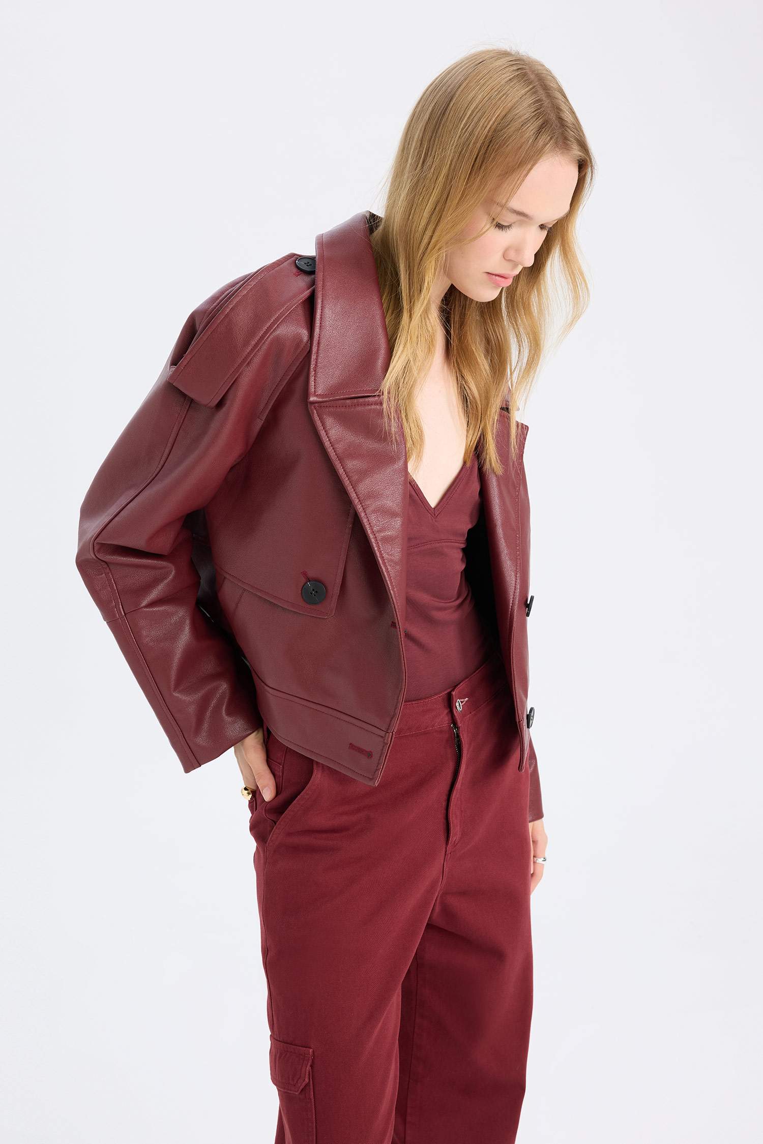 Oversize Geniş Kalıp Smokin Yaka Apoletli Suni Deri Ceket Mont