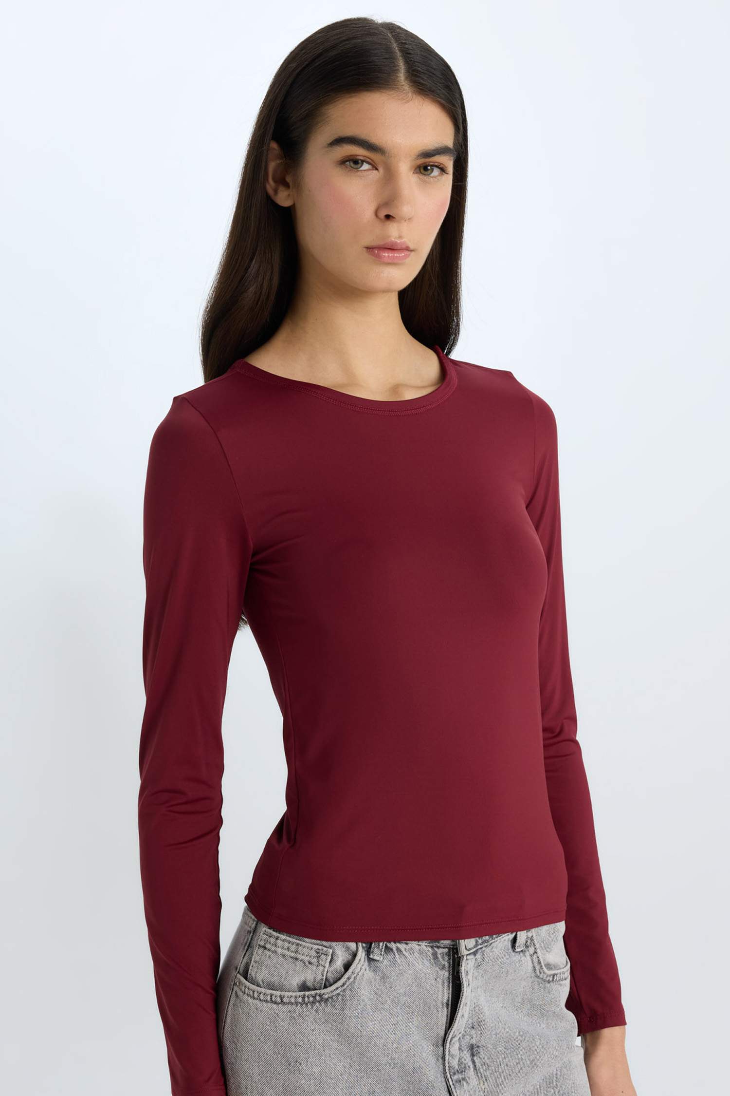 تيشيرت سادة بيزك ردن طويل سليم فيت بياخة مستديرة