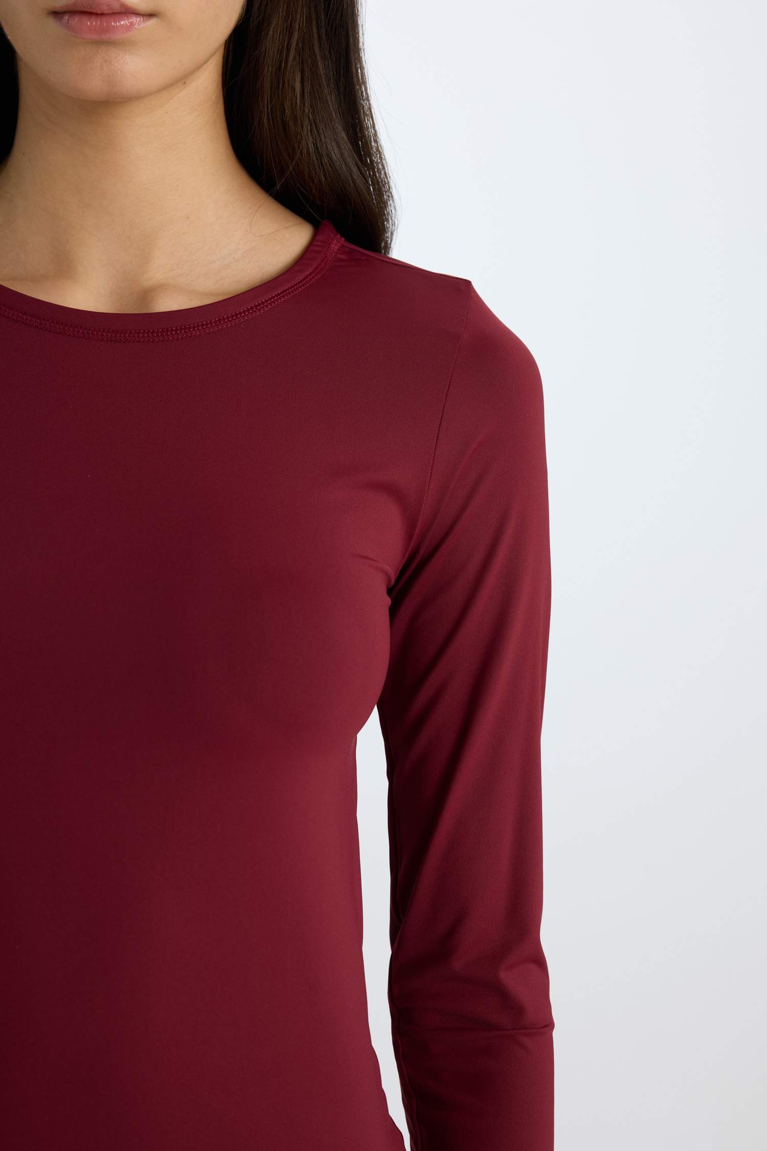 تيشيرت سادة بيزك ردن طويل سليم فيت بياخة مستديرة