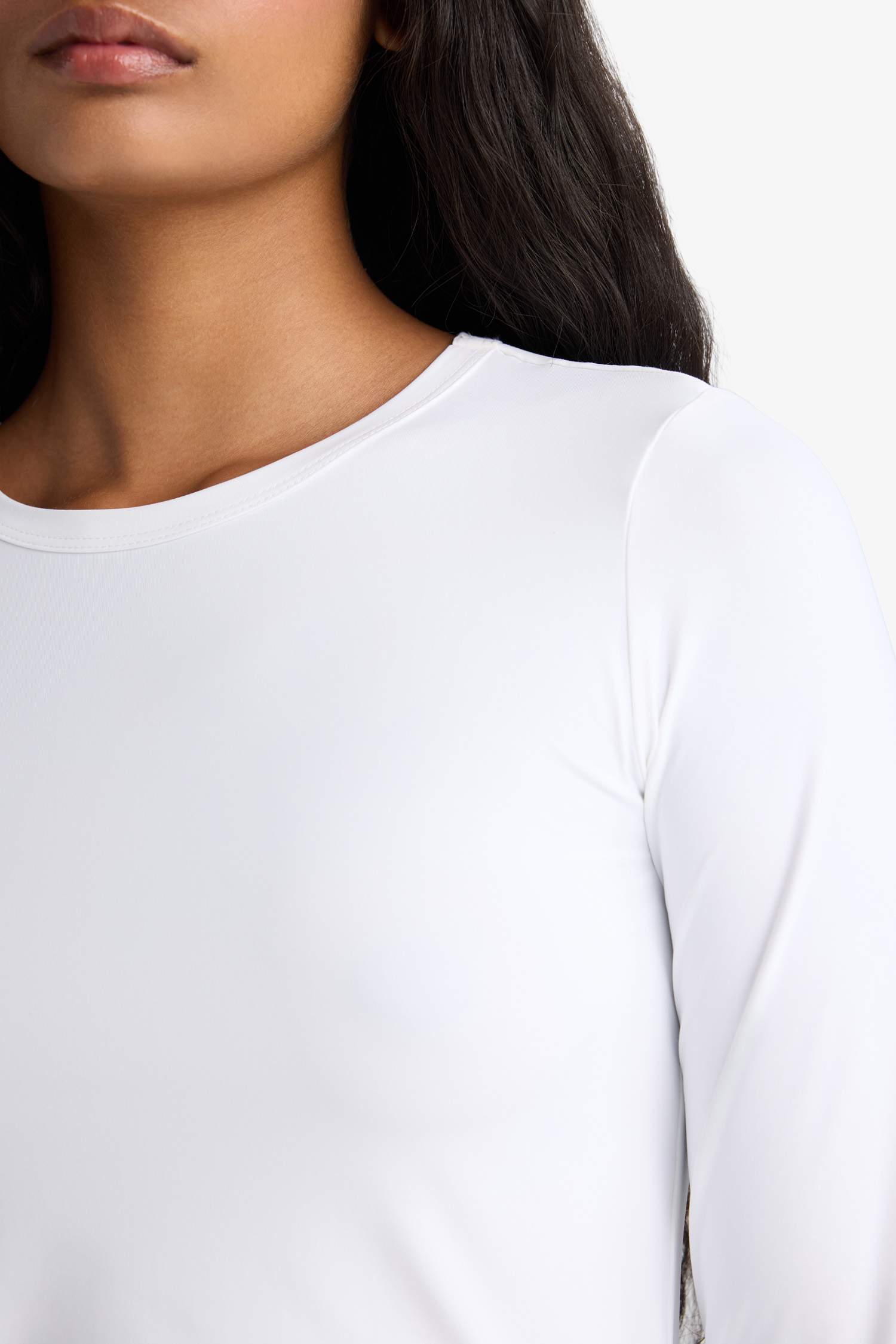 Slim Fit Dar Kesim Bisiklet Yaka Basic Düz Uzun Kollu Tişört