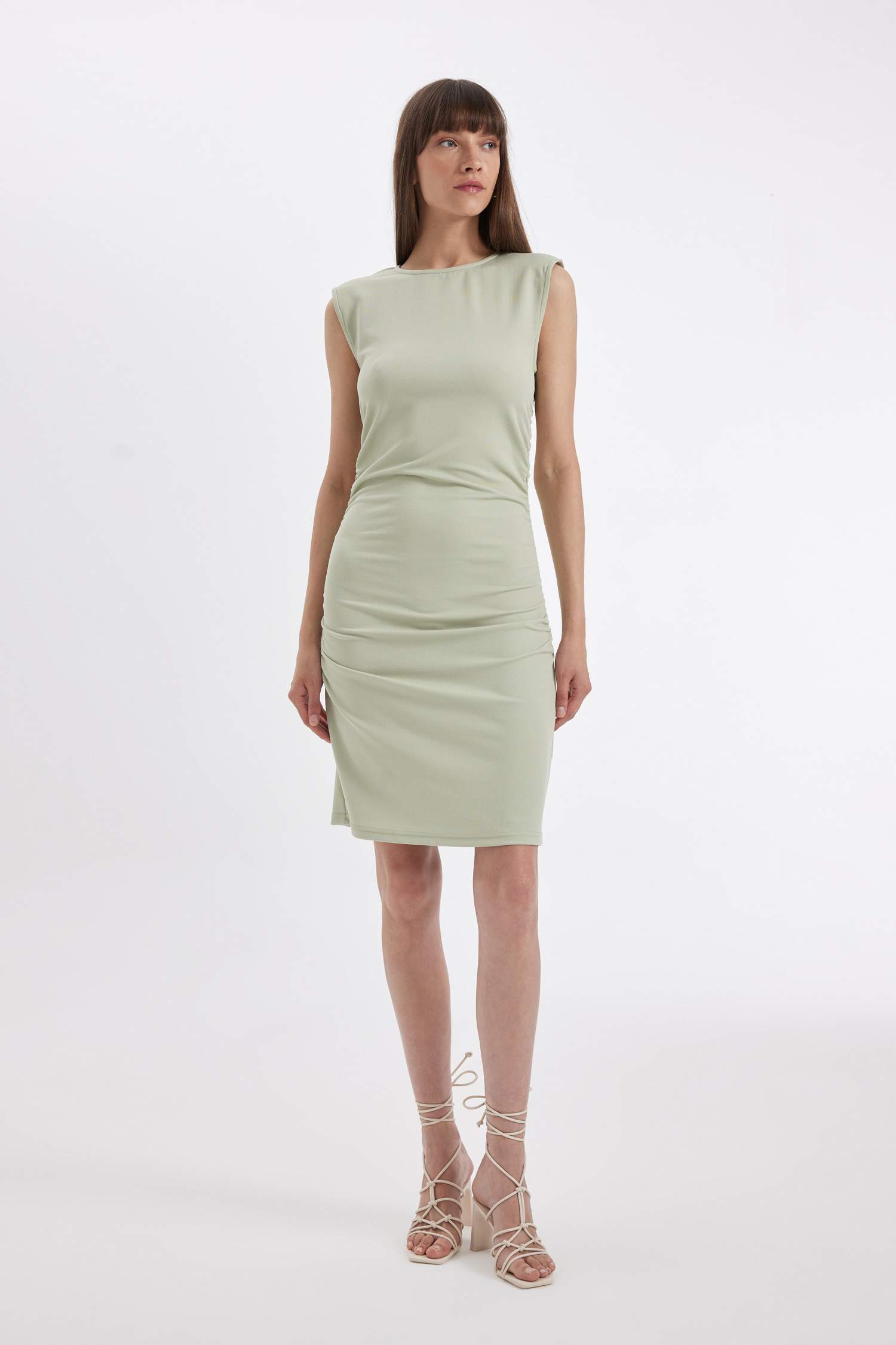 Bodycon Vücuda Oturan Drapeli Krep Kolsuz Mini Abiye Elbise