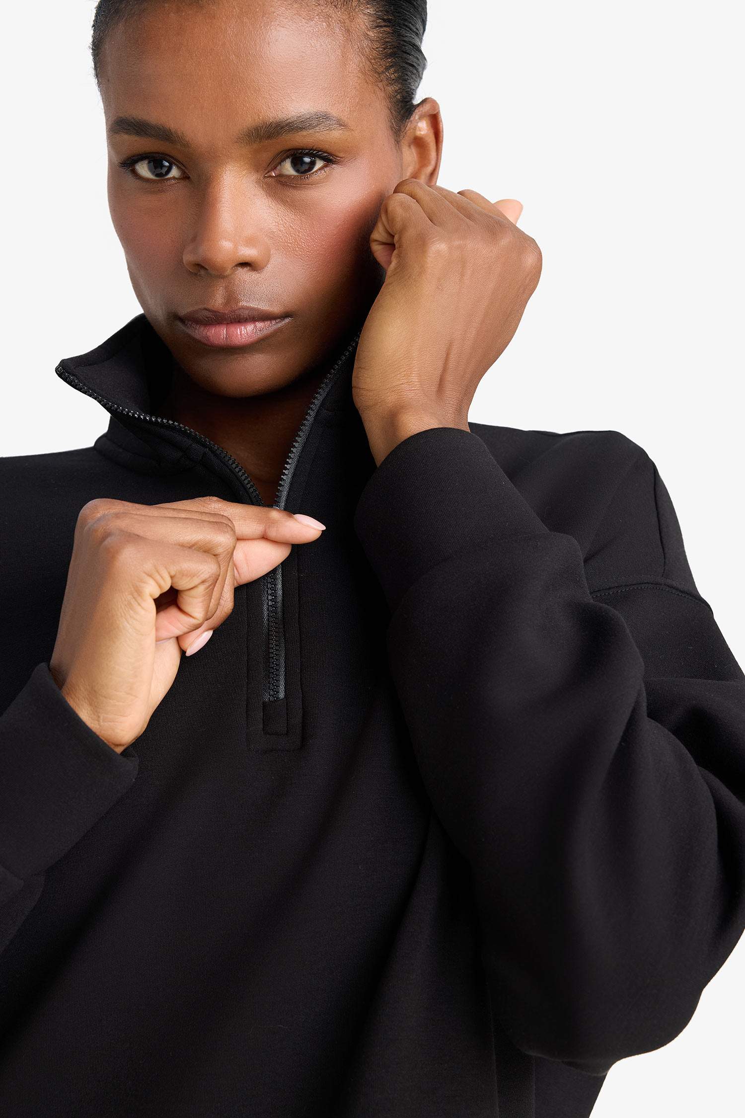 سويت شيرت رياضي اوفر سايز بياقة عالية من DeFactoFit