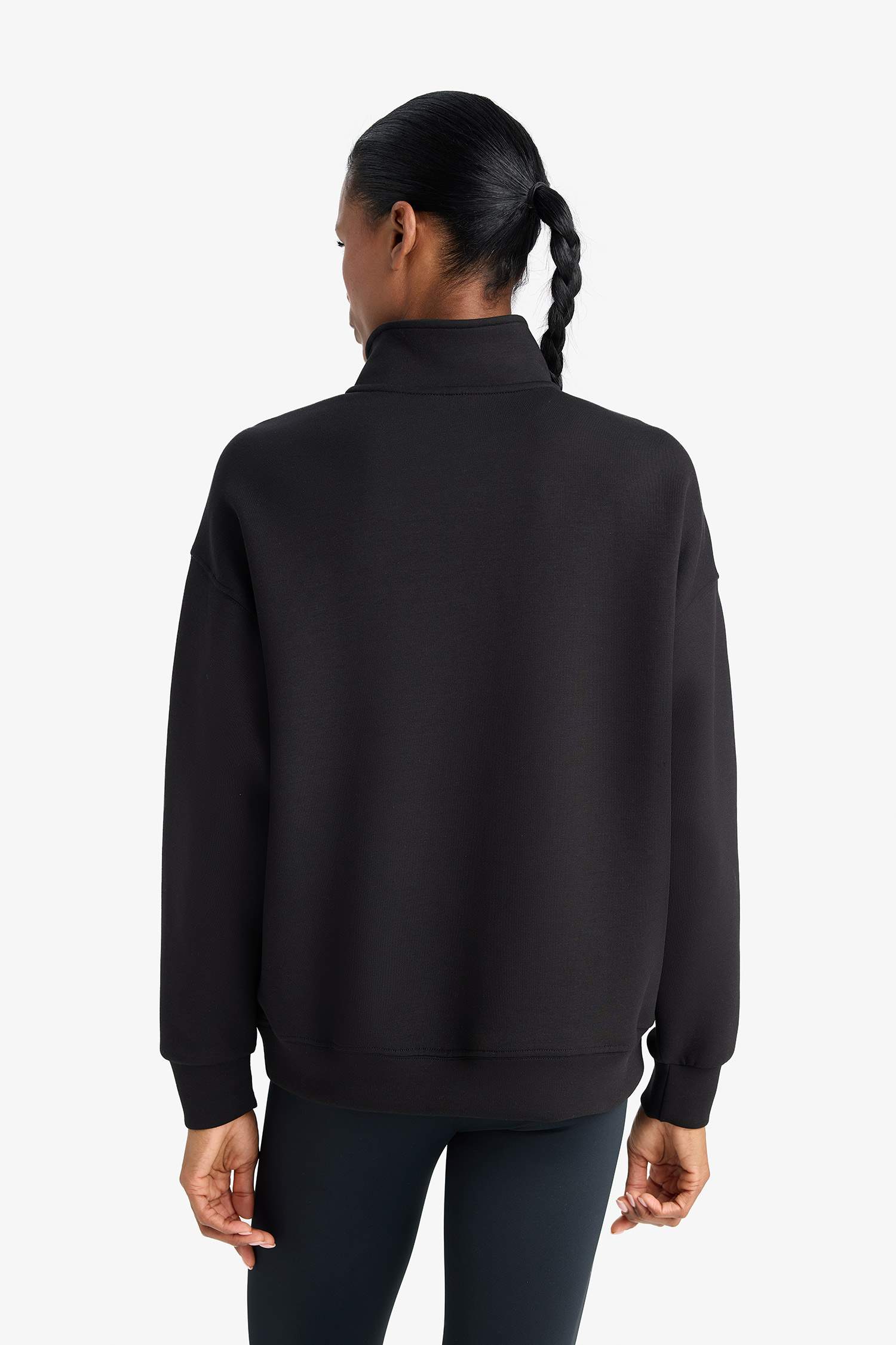 سويت شيرت رياضي اوفر سايز بياقة عالية من DeFactoFit