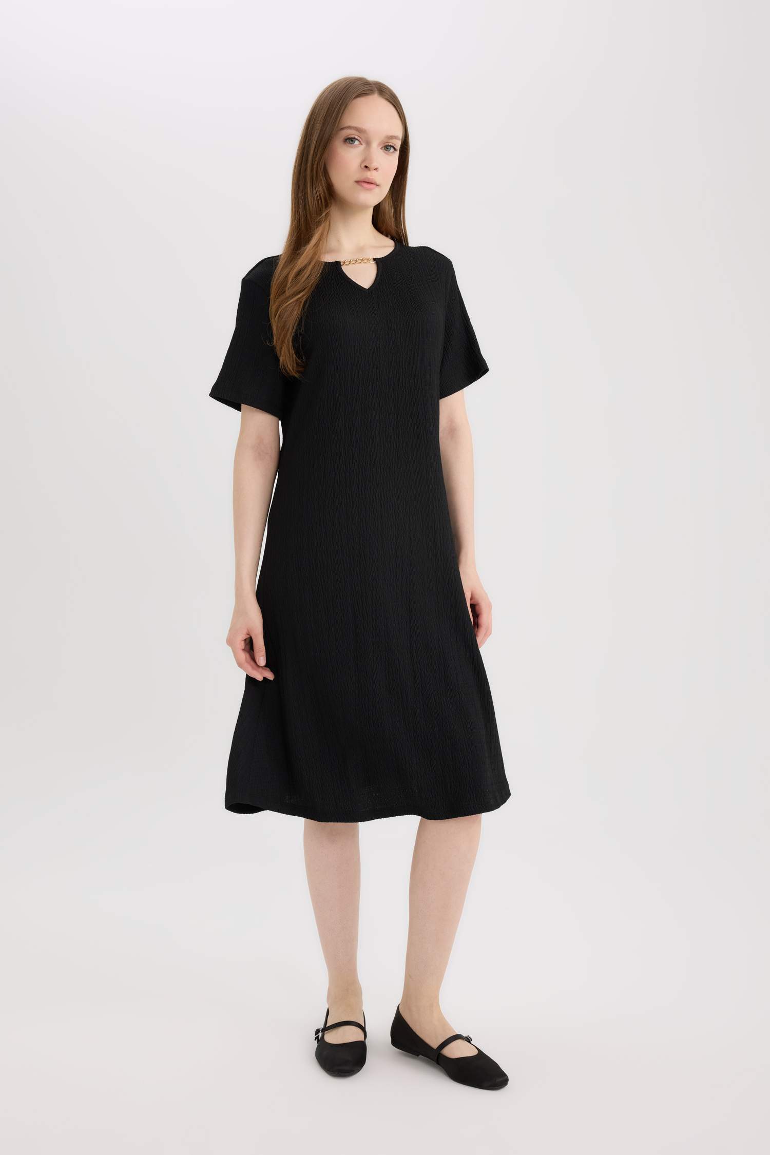 Платье Regular Fit с круглым вырезом, жатая ткань, короткий рукав