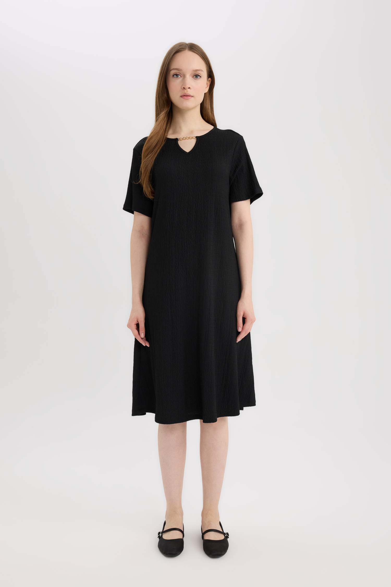 Платье Regular Fit с круглым вырезом, жатая ткань, короткий рукав