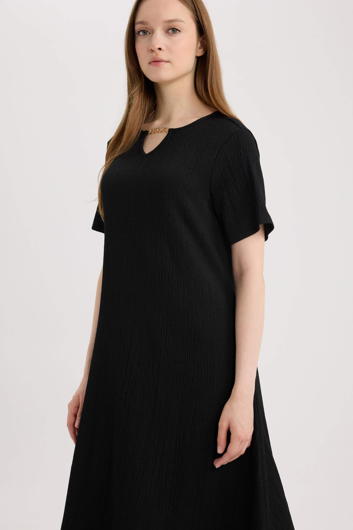 Платье Regular Fit с круглым вырезом, жатая ткань, короткий рукав