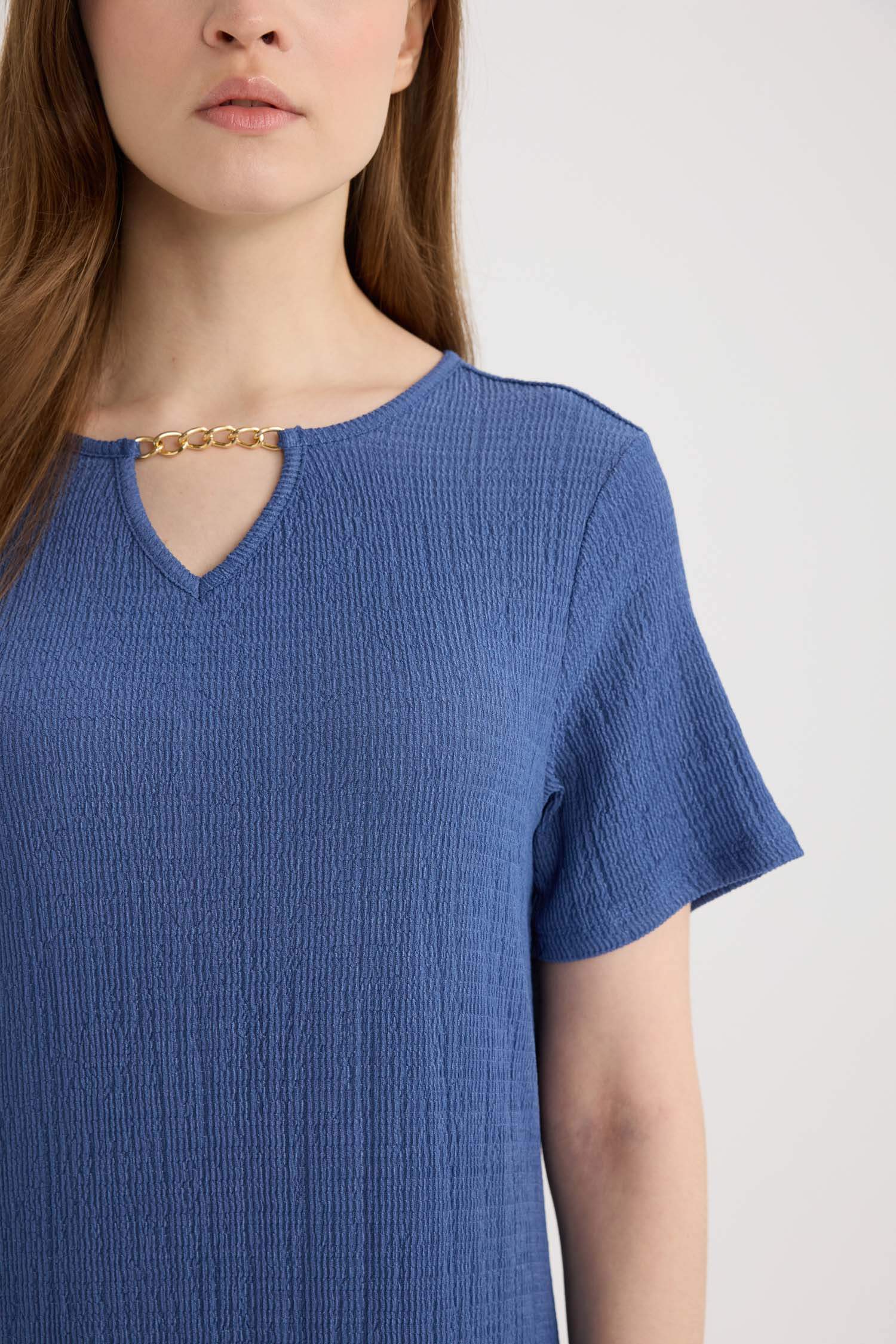 Robe midi à col chemise et manches courtes Coupe régulière