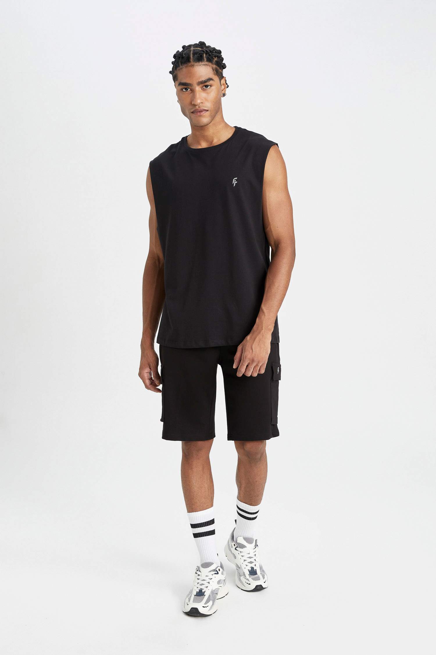 Standart Fit Kısa Paça Şort